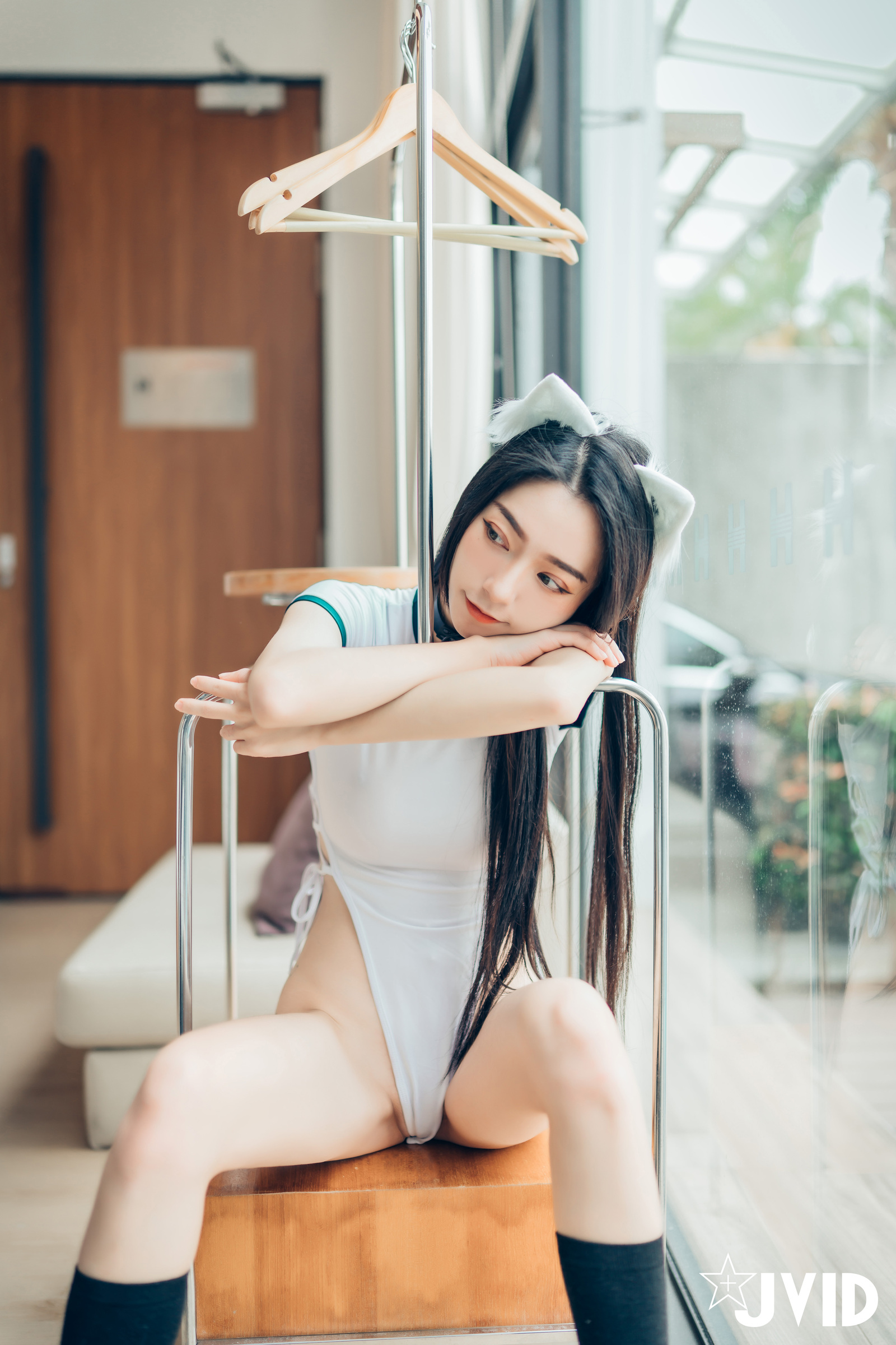 [JVID] 飘飘 – 猫娘女友-全真空死库水女仆-足控-激凸透点