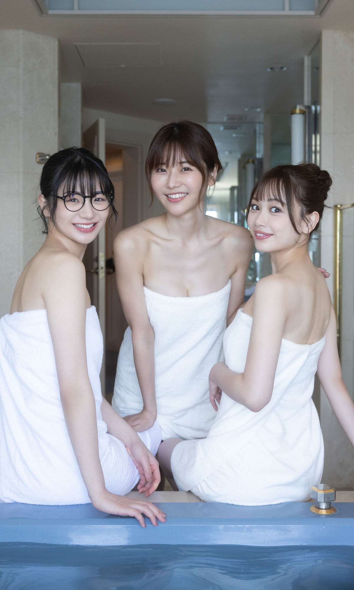 Kasumi Hasegawa 長谷川かすみ and Yui Ito 伊藤優衣 and Yuki Mizuhara 水原ゆき - デジタル限定