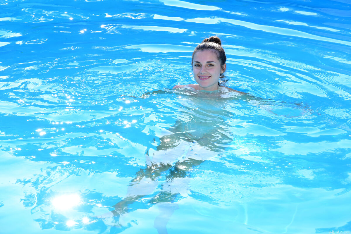 MetArt Alina - Poolside Plunge Part01