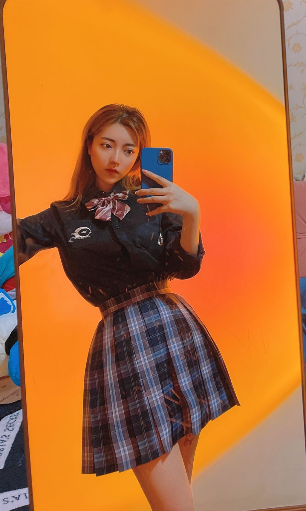 酒月： 极品巨乳 人前露出私拍