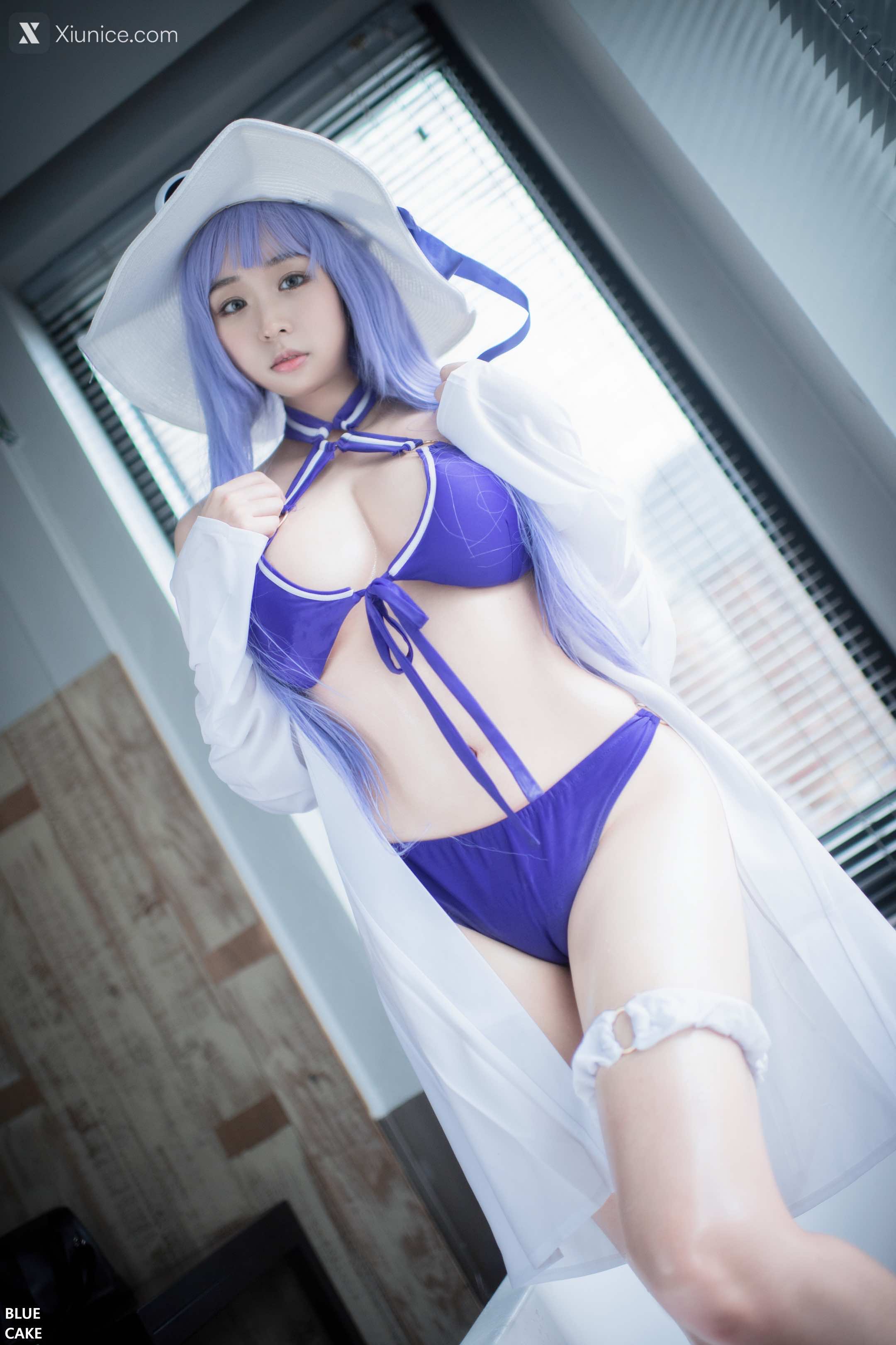 BLUECAKE Nono – Pool Party Caitlyn 4K
