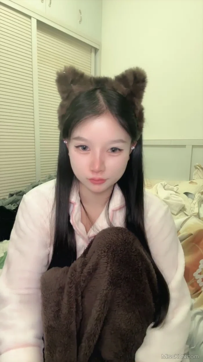 么凹新人猫: 校花级女神 真的好漂亮 无套实战 15 么凹新人猫: 校花级女神 真的好漂亮 无套实战