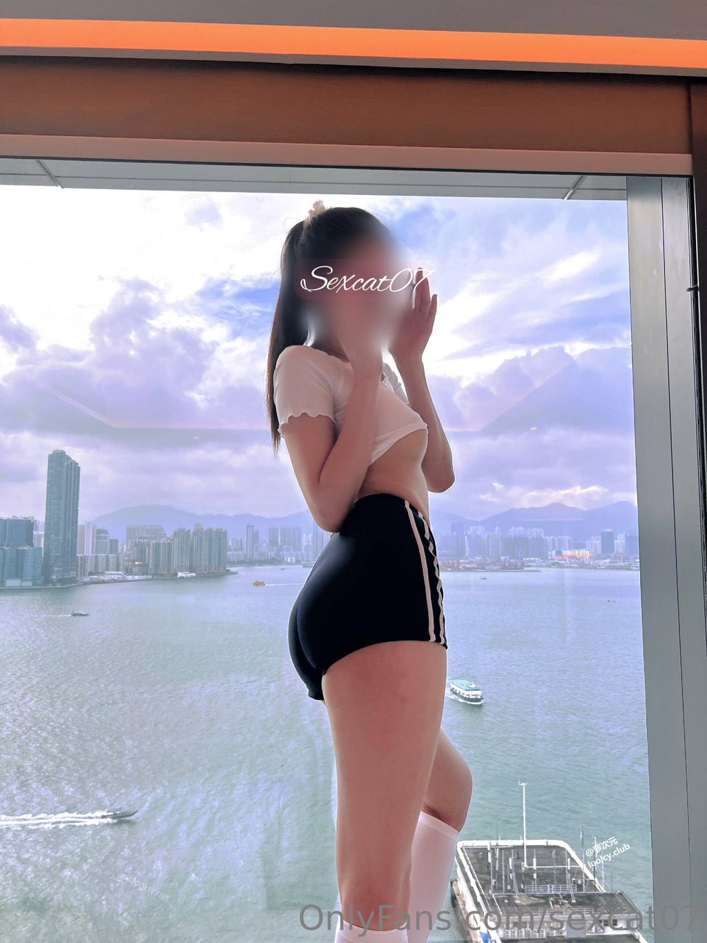 [OtherXXX] Sexcat(性感的猫)： OF究极绿帽骚妻 健身室大乱交混战