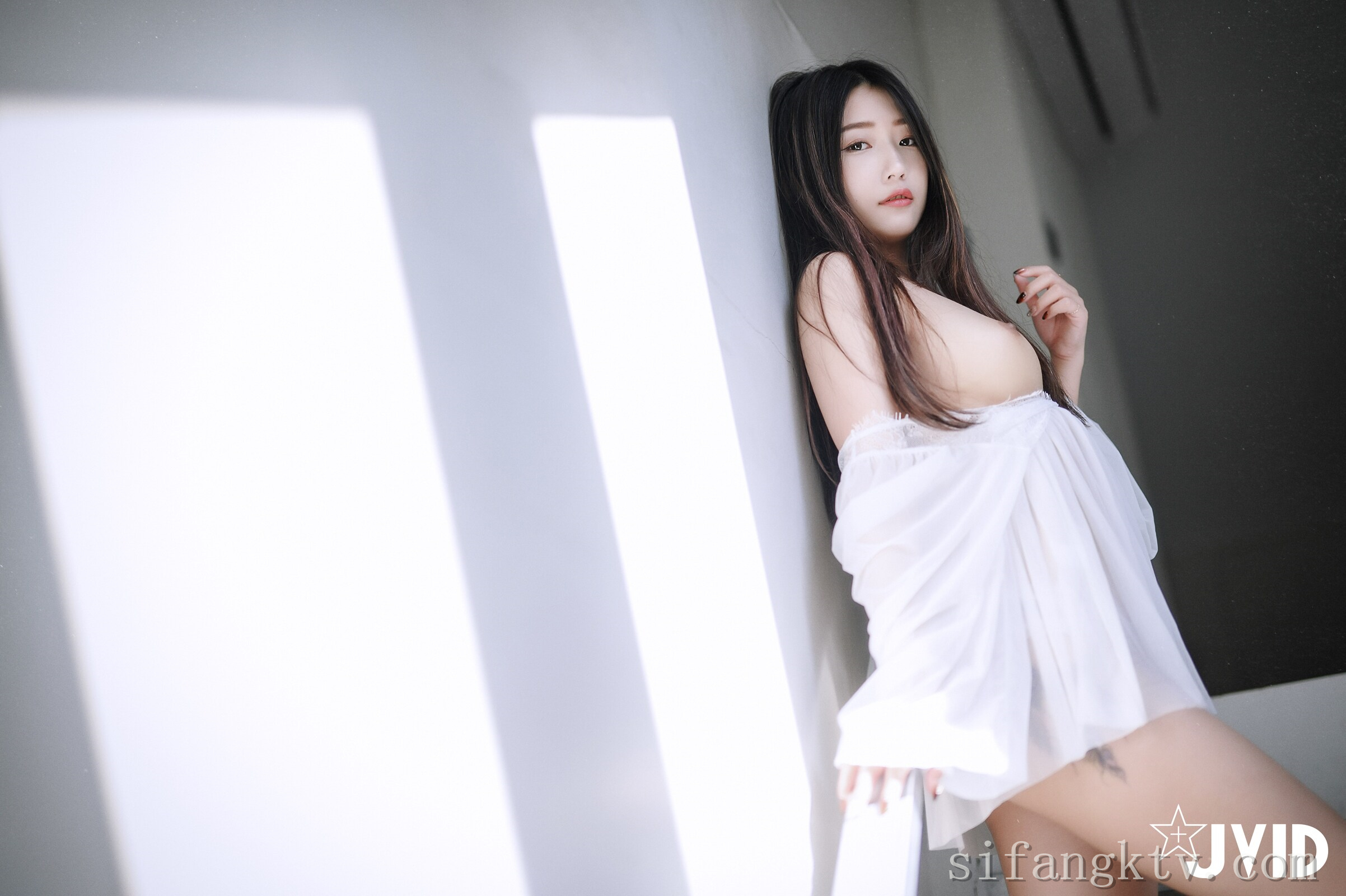 [JVID] 肉包Mini – 用玫瑰成功征服可爱肉包的肉体-热爱