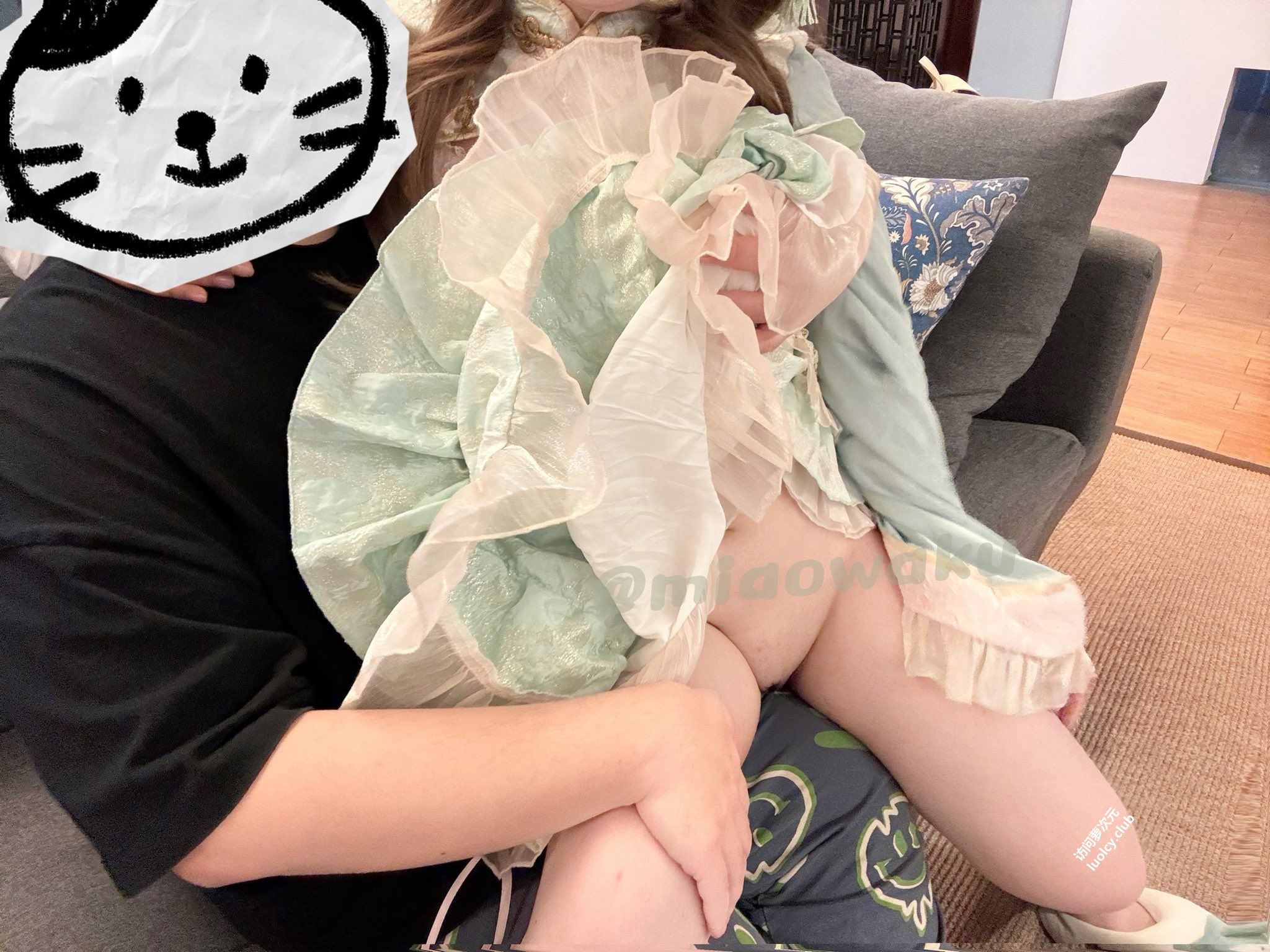 [OtherXXX] 呆呆(小粉馒头)： Cos大奶白虎萝莉 极品福利姬