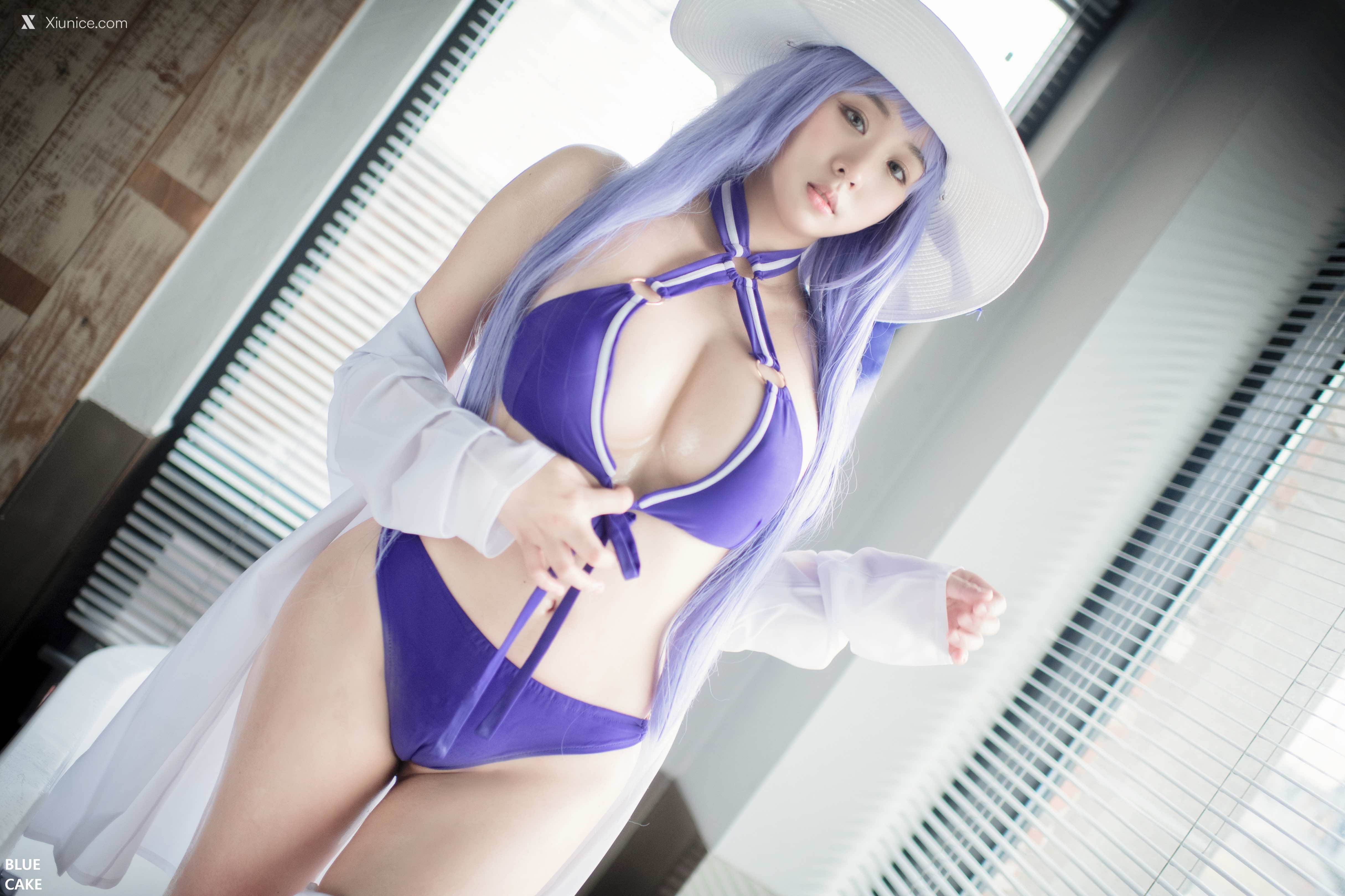 BLUECAKE Nono – Pool Party Caitlyn 4K