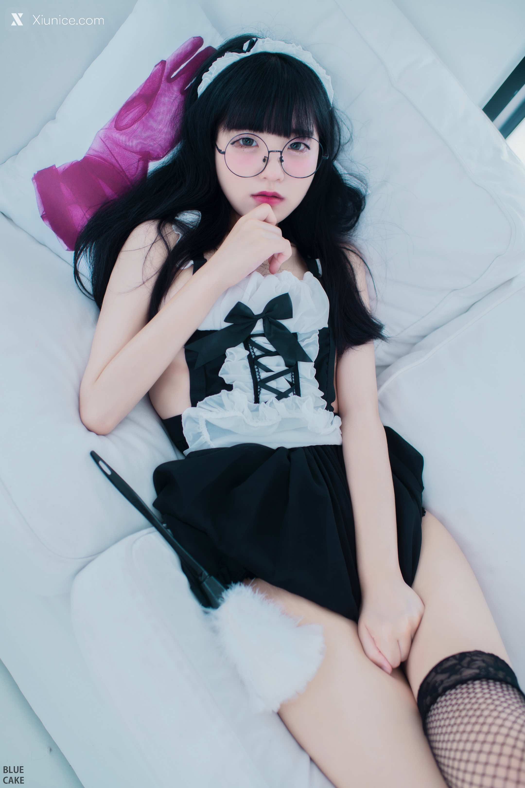 BLUECAKE Jeong Jenny (정제니) – WHITE 4K