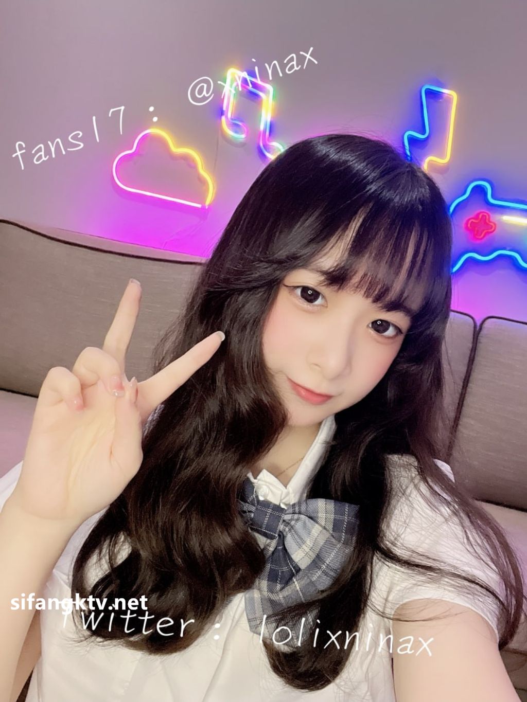 lolixnixax(小只马妮娜): 超级可爱的双马尾福利姬 #01 198 lolixnixax(小只马妮娜): 超级可爱的双马尾福利姬 #01