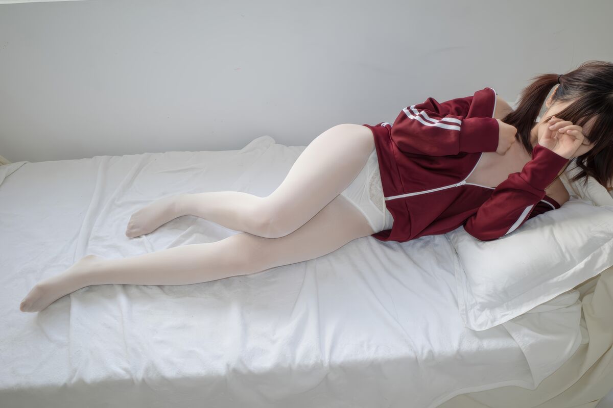 森萝财团写真 内部写真 Xiao Yoru 小夜 - 40D闪闪舍宾袜