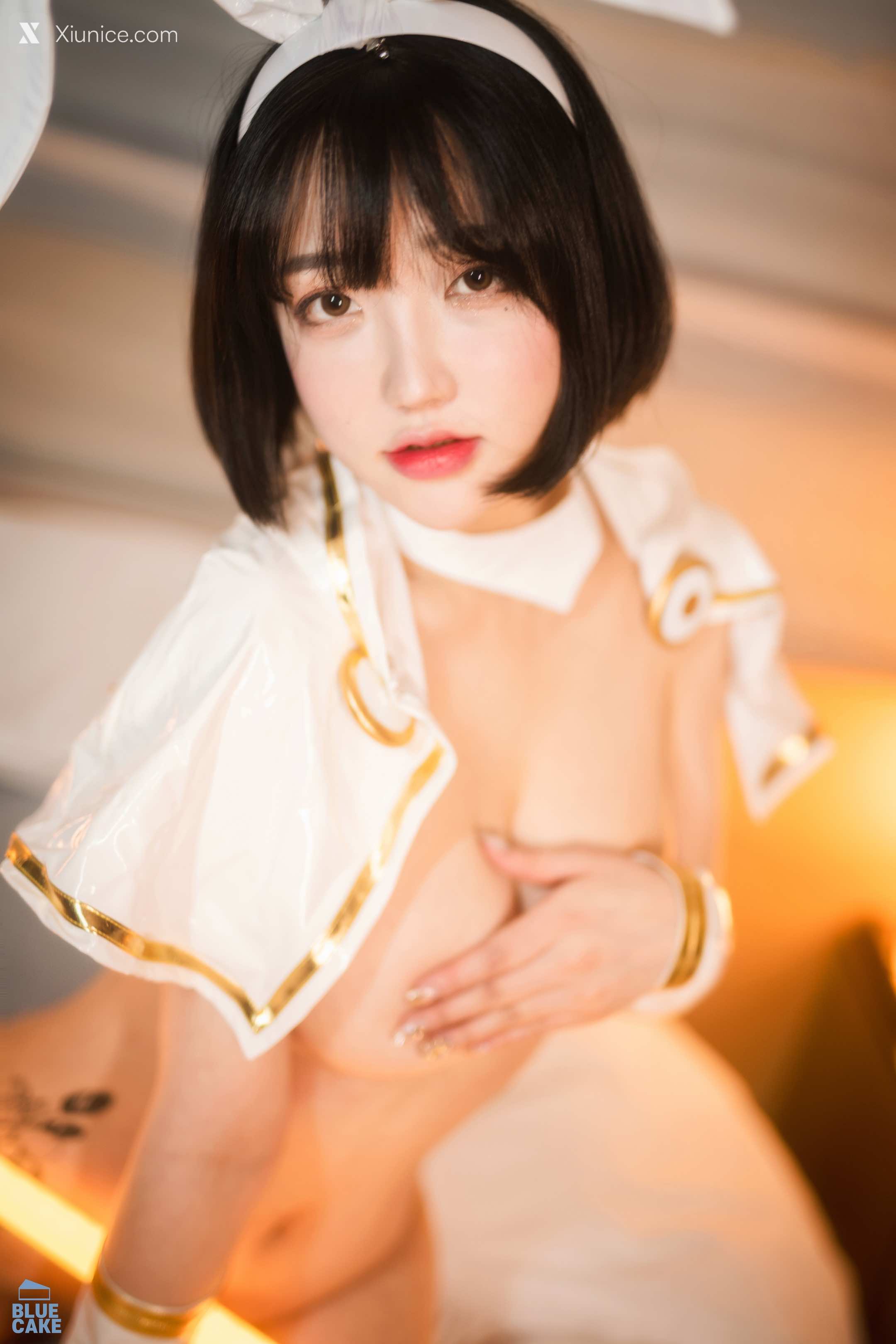 BLUECAKE Son Ye-Eun (손예은) – BunnyLuXXX 4K