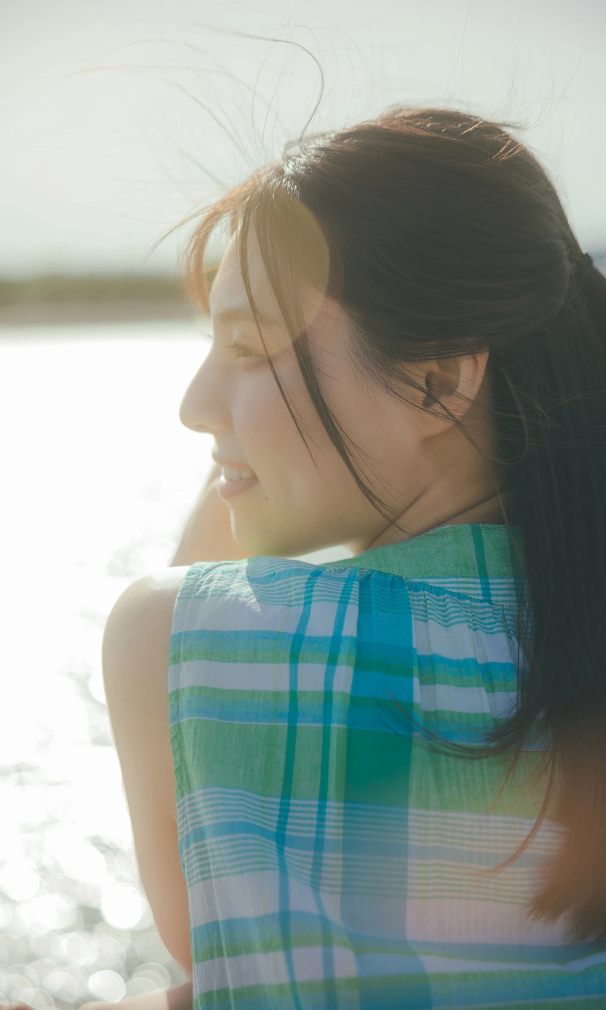 Iori Sagara 相楽伊織, 写真集 「more and more」