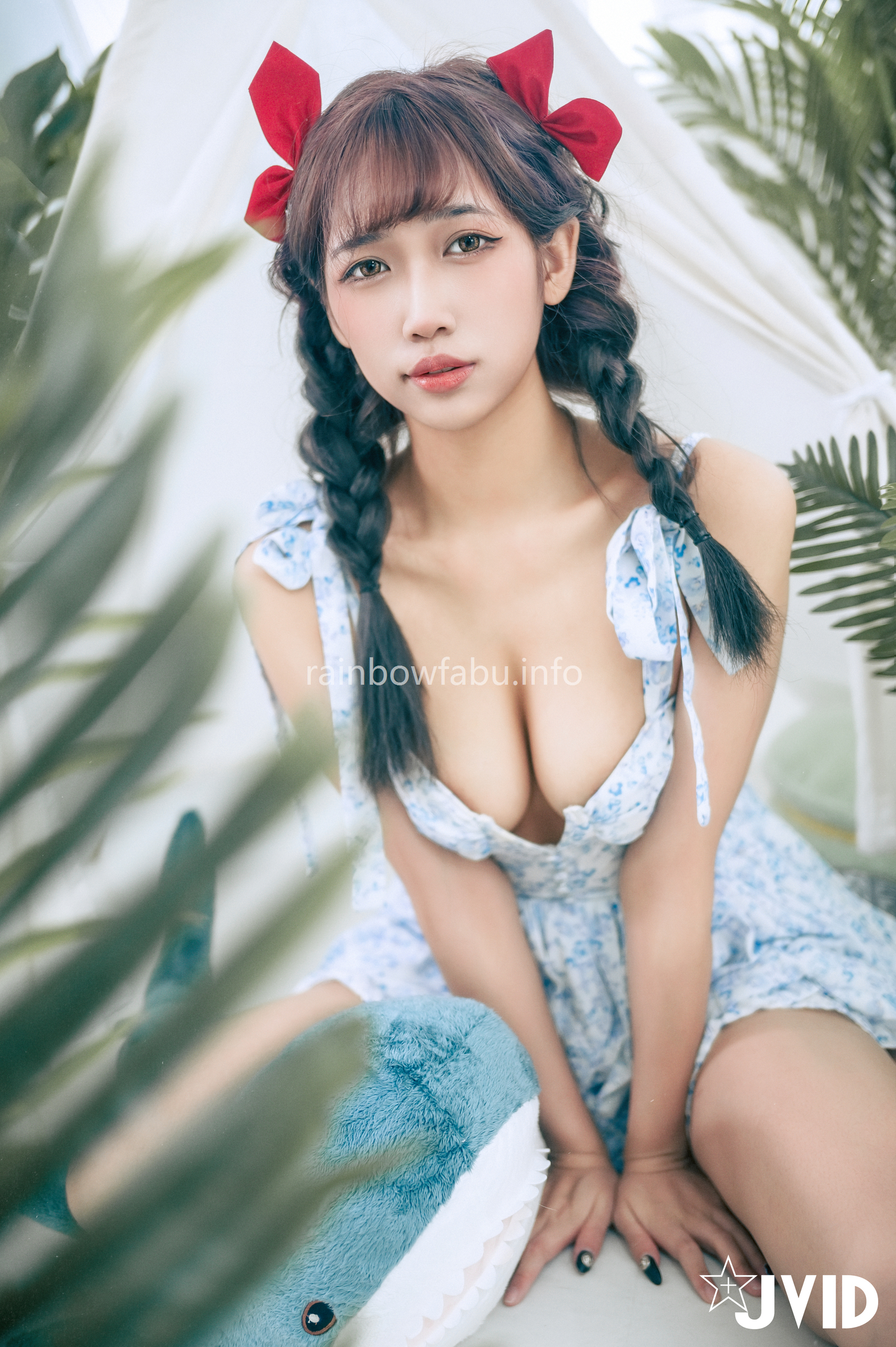 [JVID] 吳紫欣 – 戀愛感爆棚的野餐約會－紫欣❤️女友洋裝的肩帶滑下來了😳那乾脆就別穿了吧😍