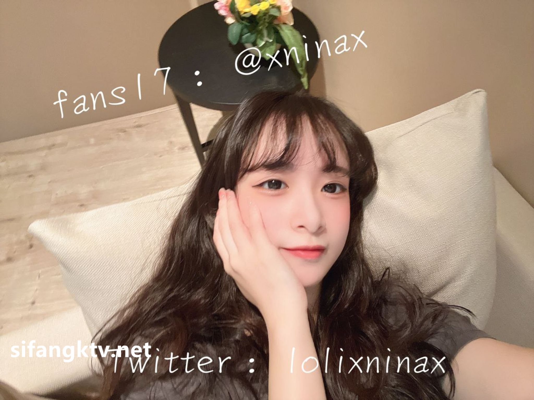 lolixnixax(小只马妮娜): 超级可爱的双马尾福利姬 #01 202 lolixnixax(小只马妮娜): 超级可爱的双马尾福利姬 #01