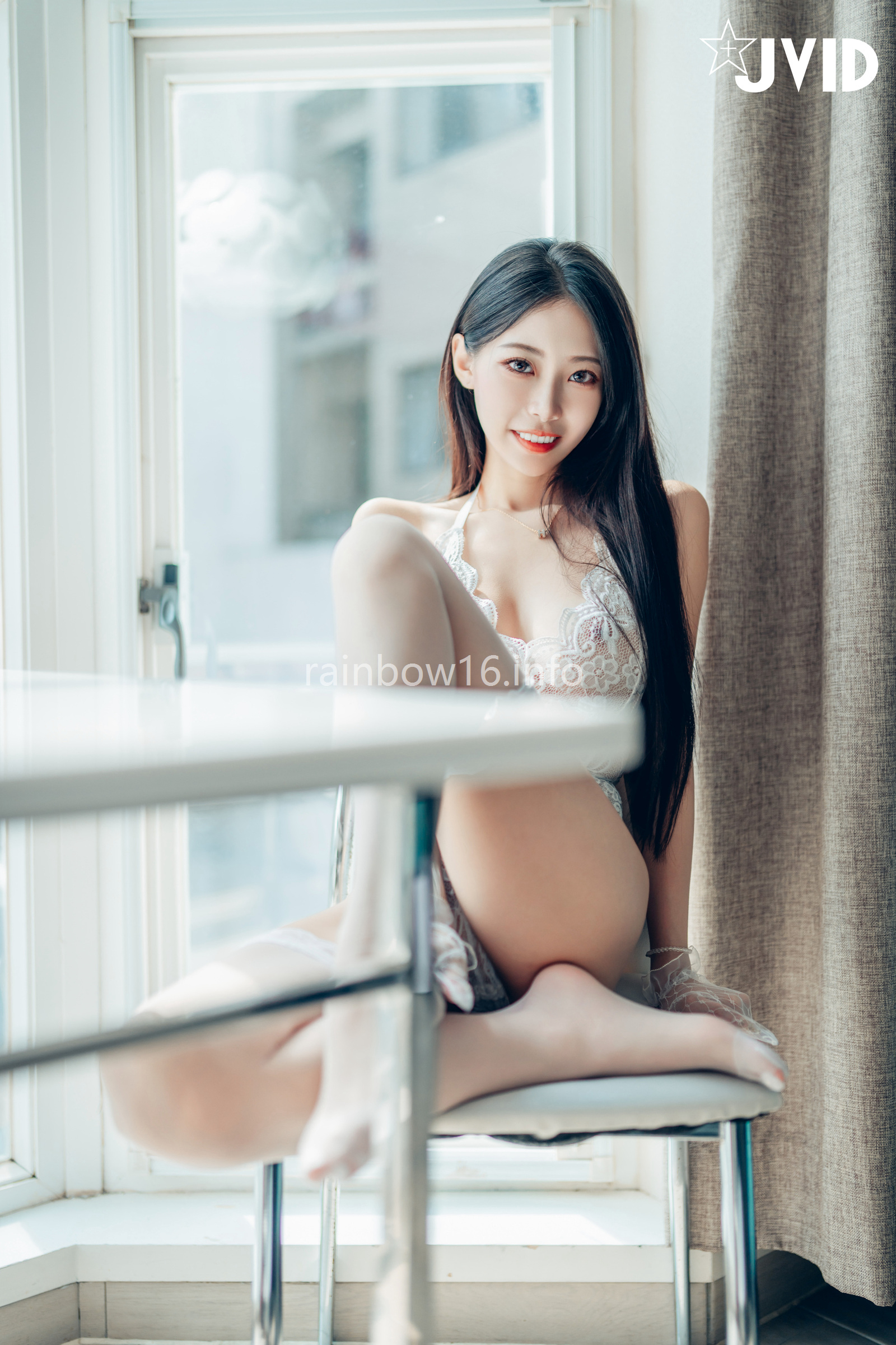 [JVID] WenHsin 玟妡 – 勻稱美腿玟妡看見她就起秋的假日午後白絲黑絲一次滿足只想與她一起把房間弄得亂糟糟