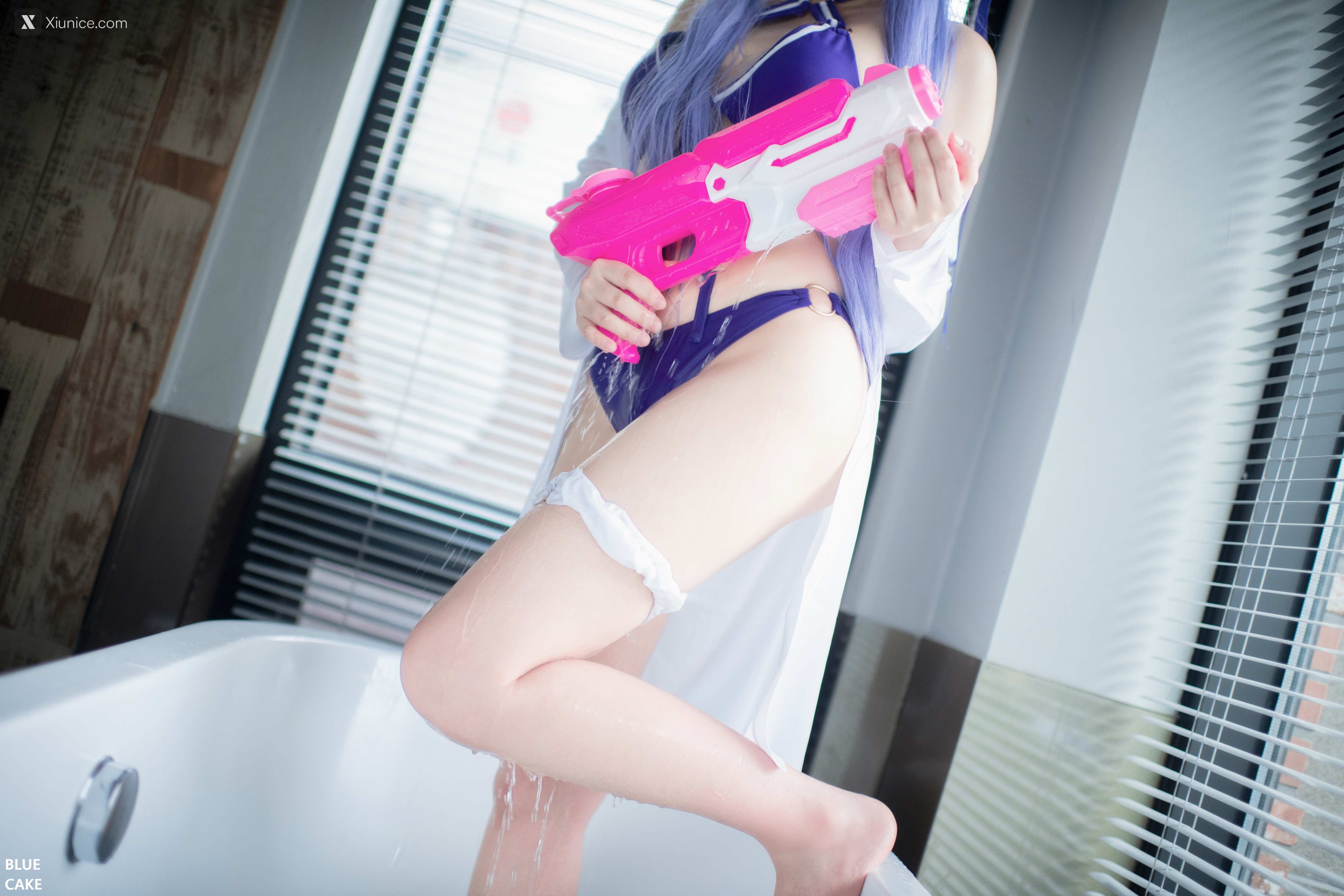 BLUECAKE Nono – Pool Party Caitlyn 4K