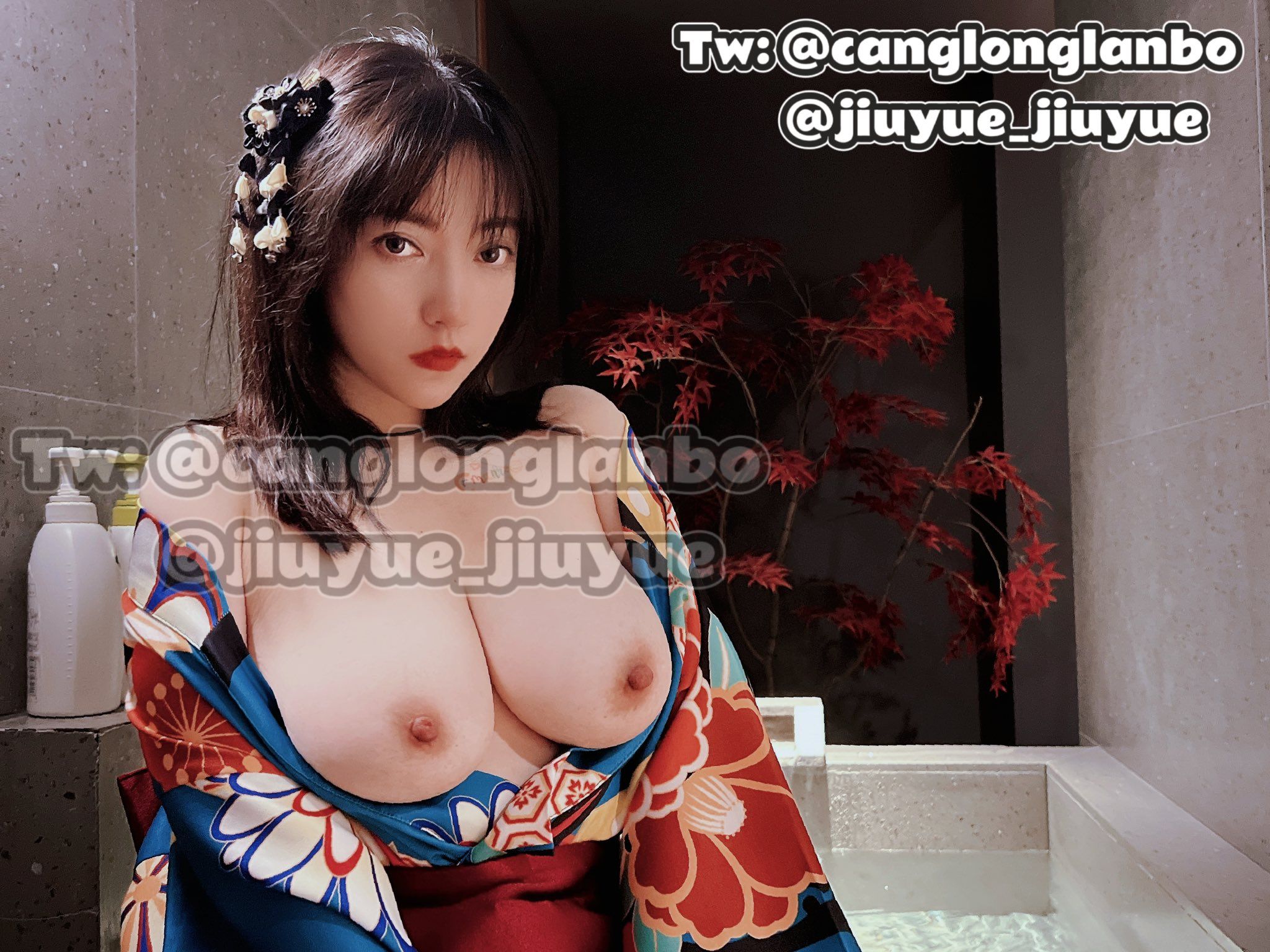 酒月： 极品巨乳 人前露出私拍