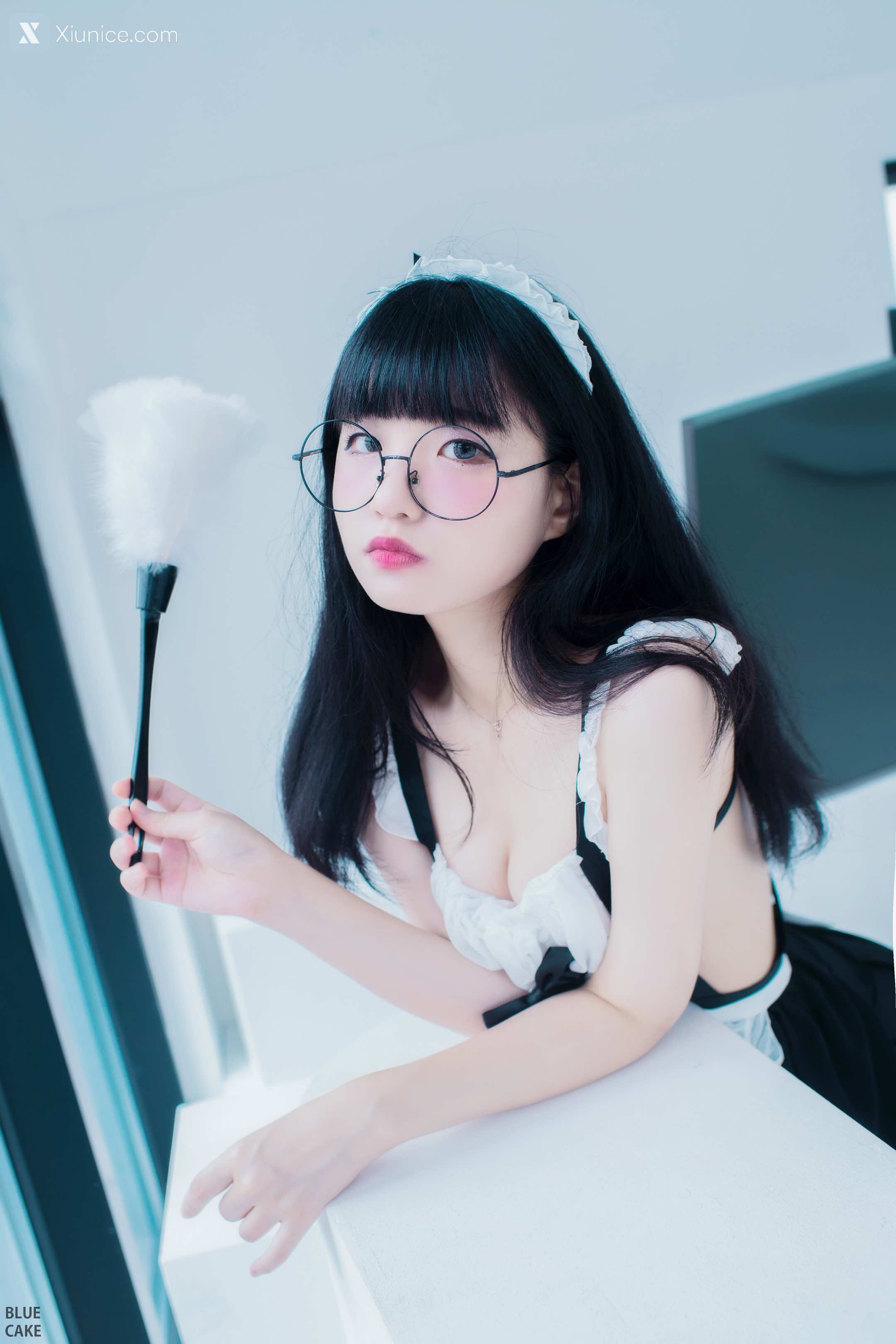 BLUECAKE Jeong Jenny (정제니) – WHITE 4K