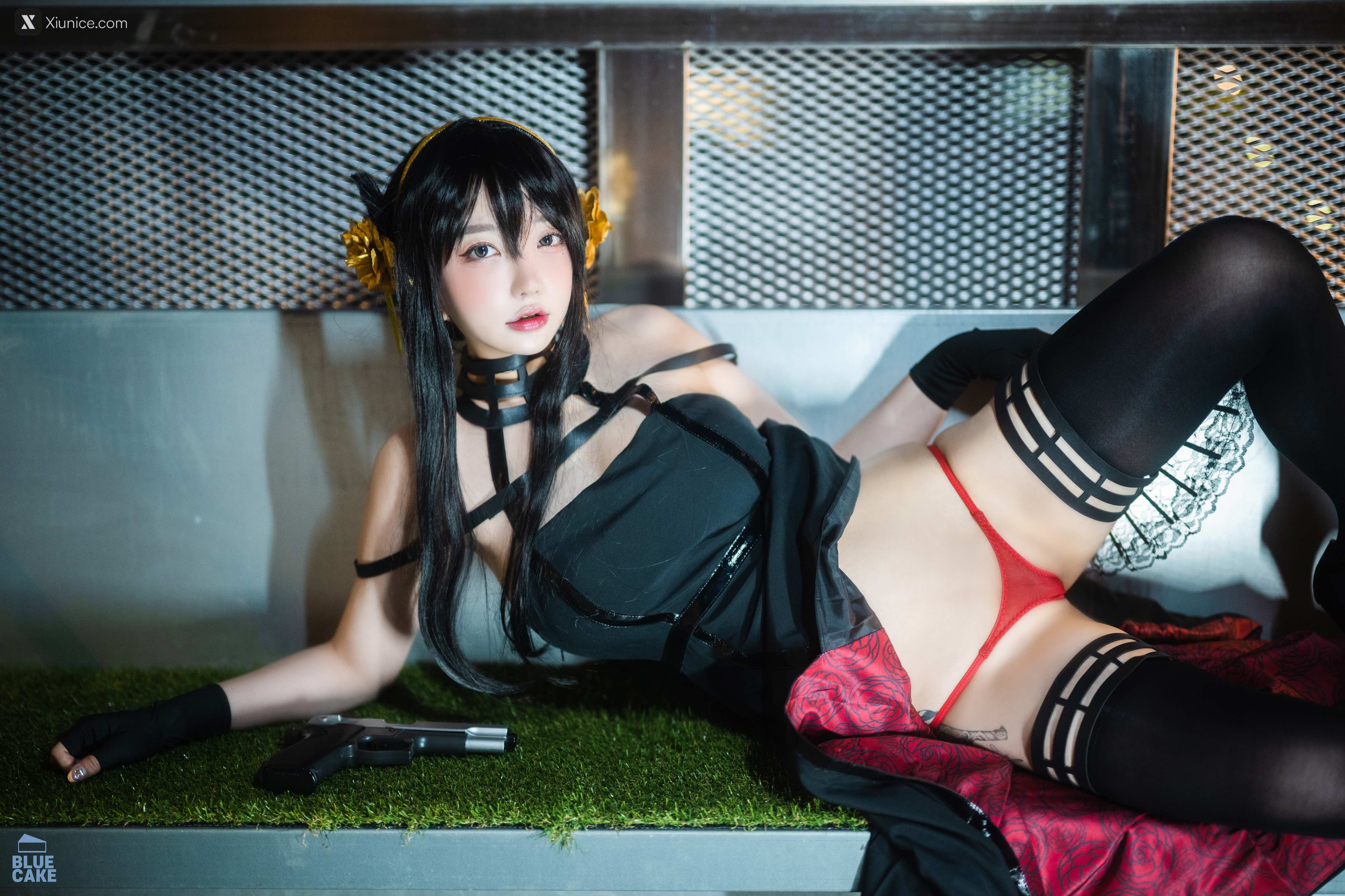 BLUECAKE Son Ye-Eun (손예은) – Black Rose RED+ 4K
