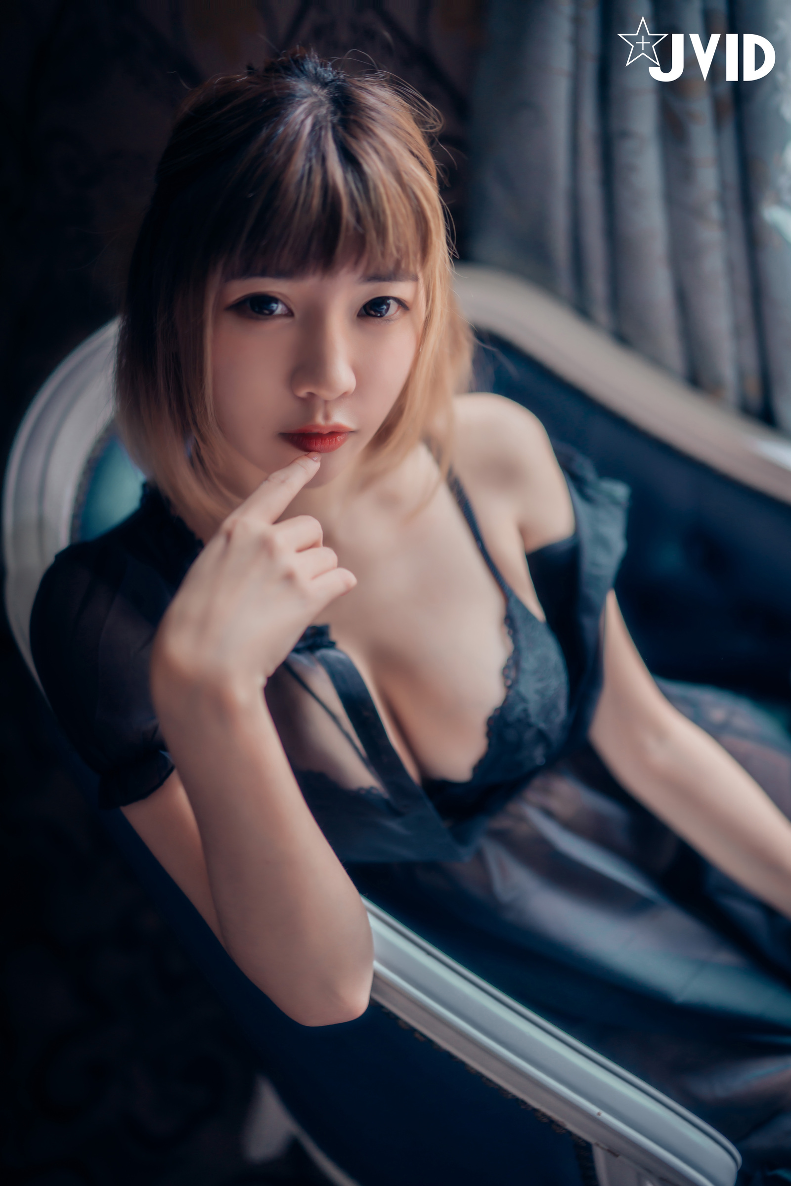 [JVID] 果寶寶 – 與巨乳女友果寶寶開房間的全裸無碼寫真
