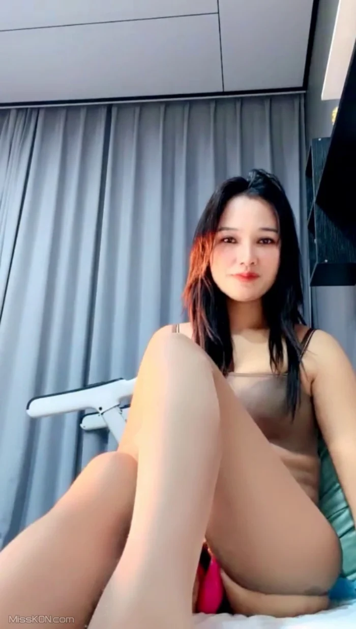 05大嫂: 气质御姐 爆乳美臂 开档丝袜 13 05大嫂: 气质御姐 爆乳美臂 开档丝袜