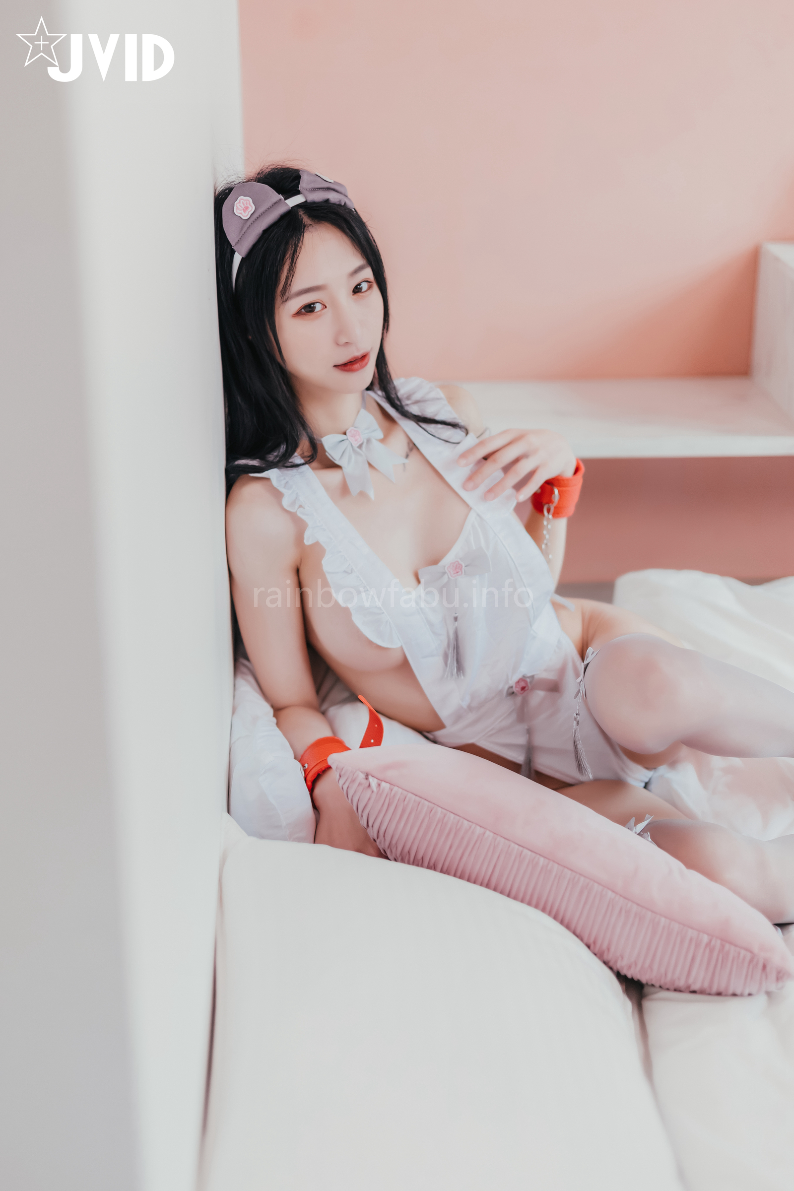 [JVID] Sunny小采緹 – 『開腿綑綁』過節寂寞難耐自己玩起來的Sunny小僕娘