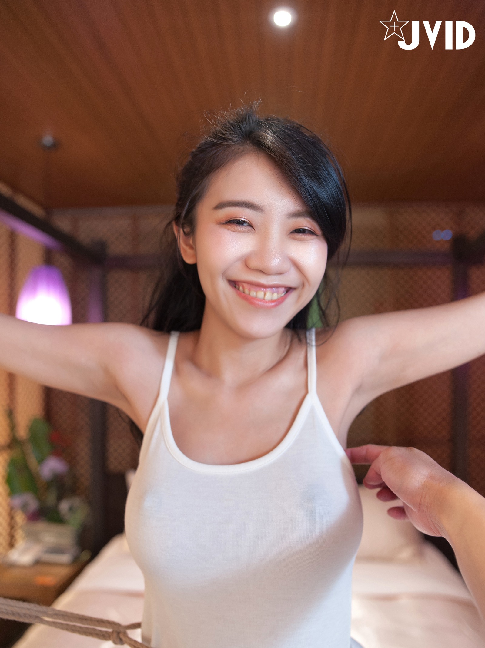 [JVID] 伊芙蝶 – 金屬手銬の逃脫失敗!!! 全身緊縛+口球の口水收集