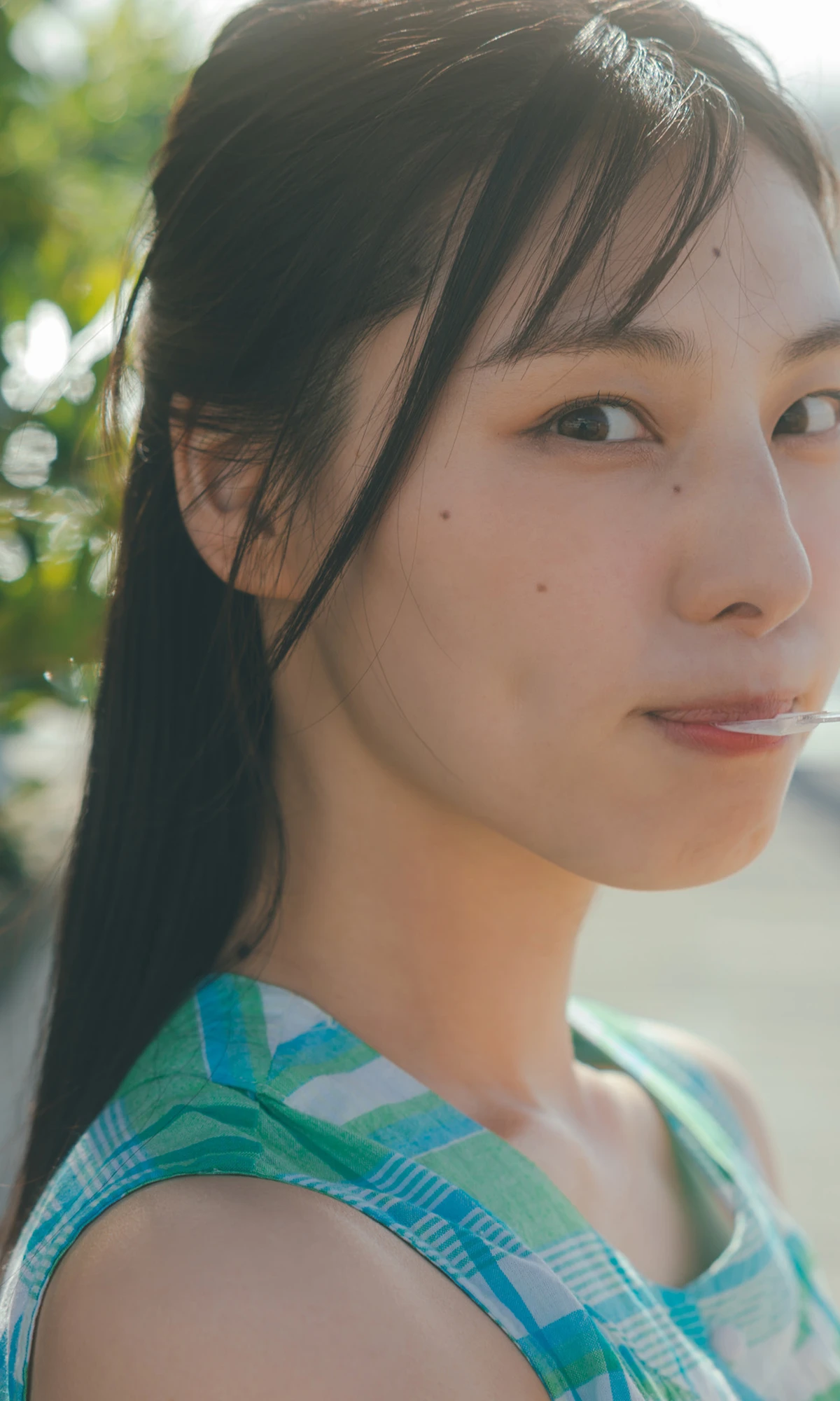 Iori Sagara 相楽伊織, 写真集 「more and more」