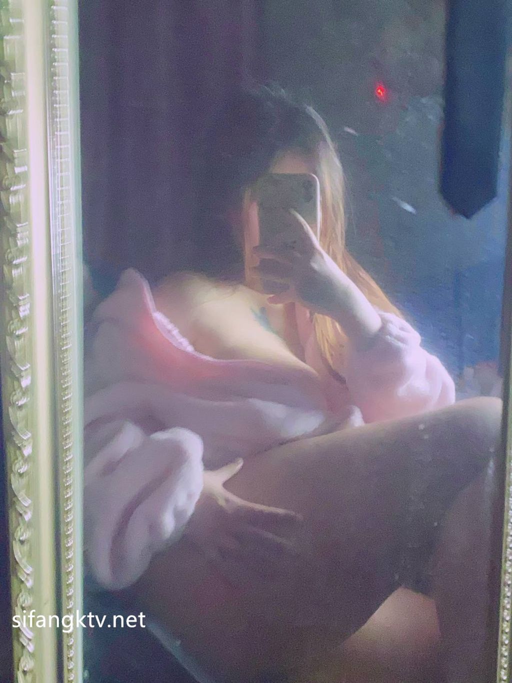 [OtherXXX] Mico板烧鸭鸭： X高价福利视频写真