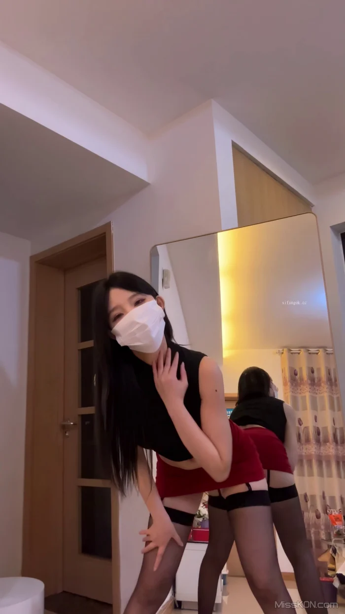 小小张： 快手福利甜妹 裸舞油亮无内丝袜