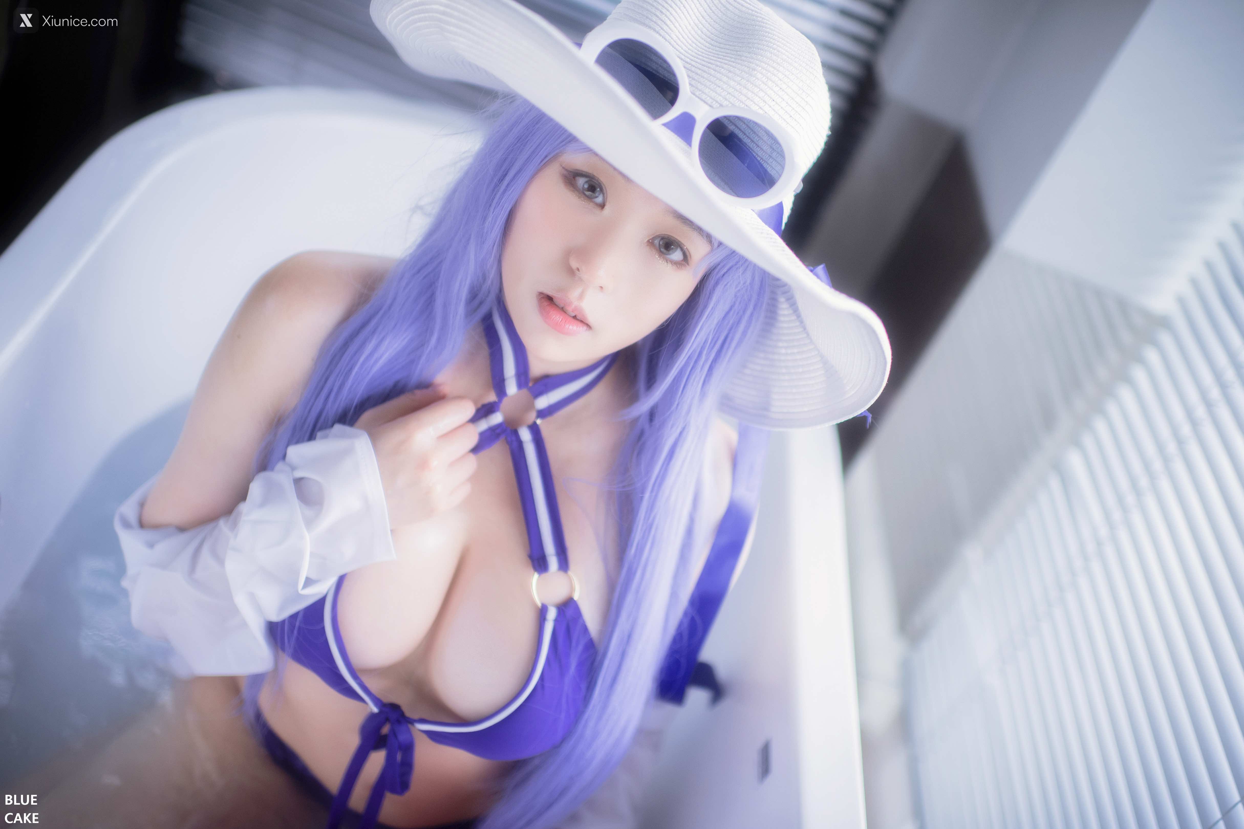 BLUECAKE Nono – Pool Party Caitlyn 4K