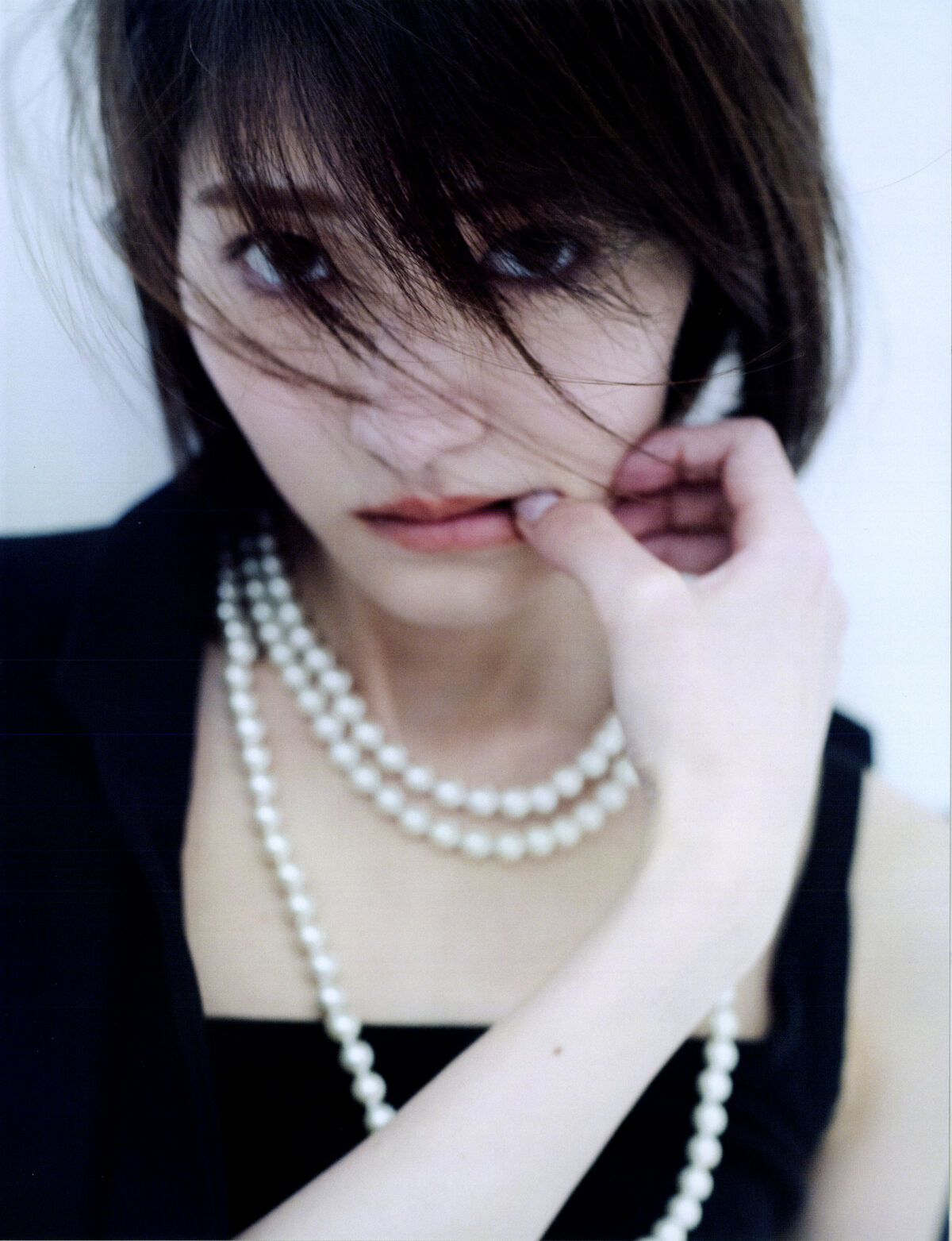 Yumi Wakatsuki 若月佑美 - 写真集 アンド チョコレート