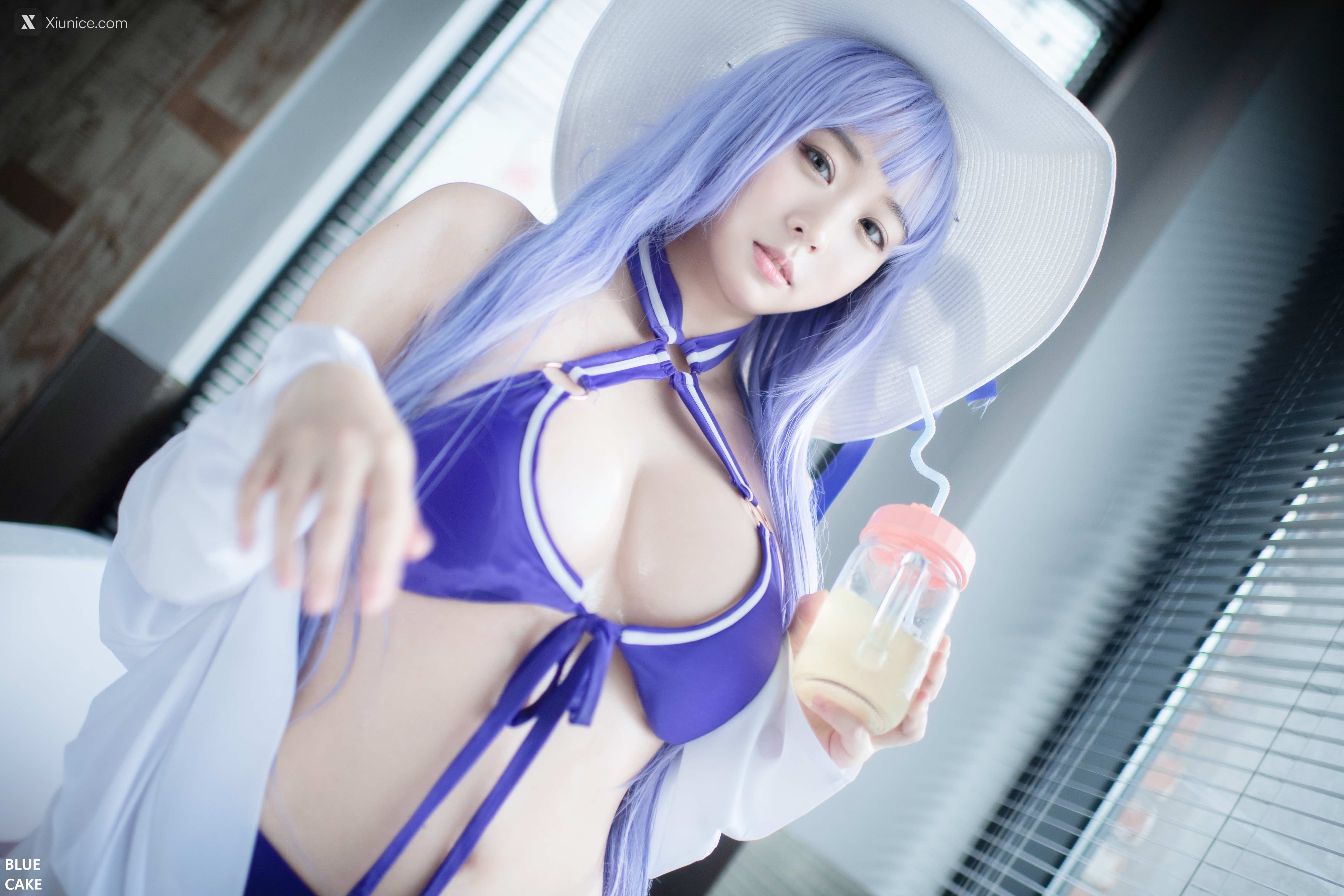 BLUECAKE Nono – Pool Party Caitlyn 4K