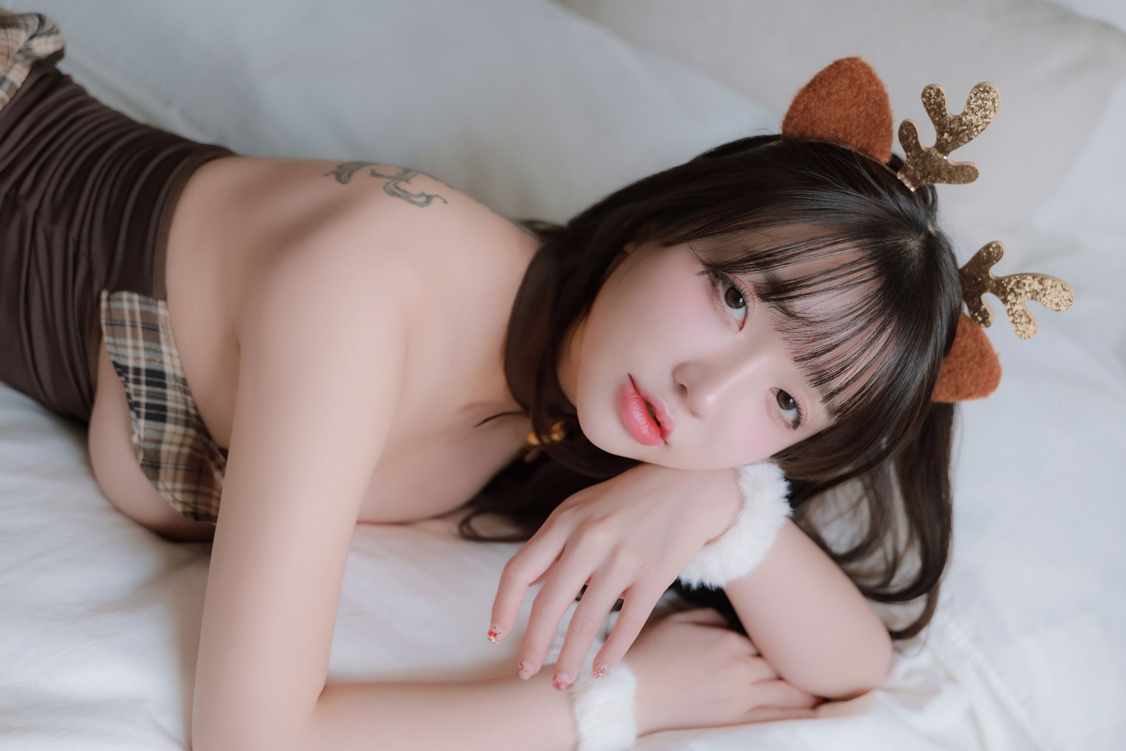 Son Ye-Eun (손예은): 2025 X-Mas Offline 67 Son Ye-Eun (손예은): 2025 X-Mas Offline
