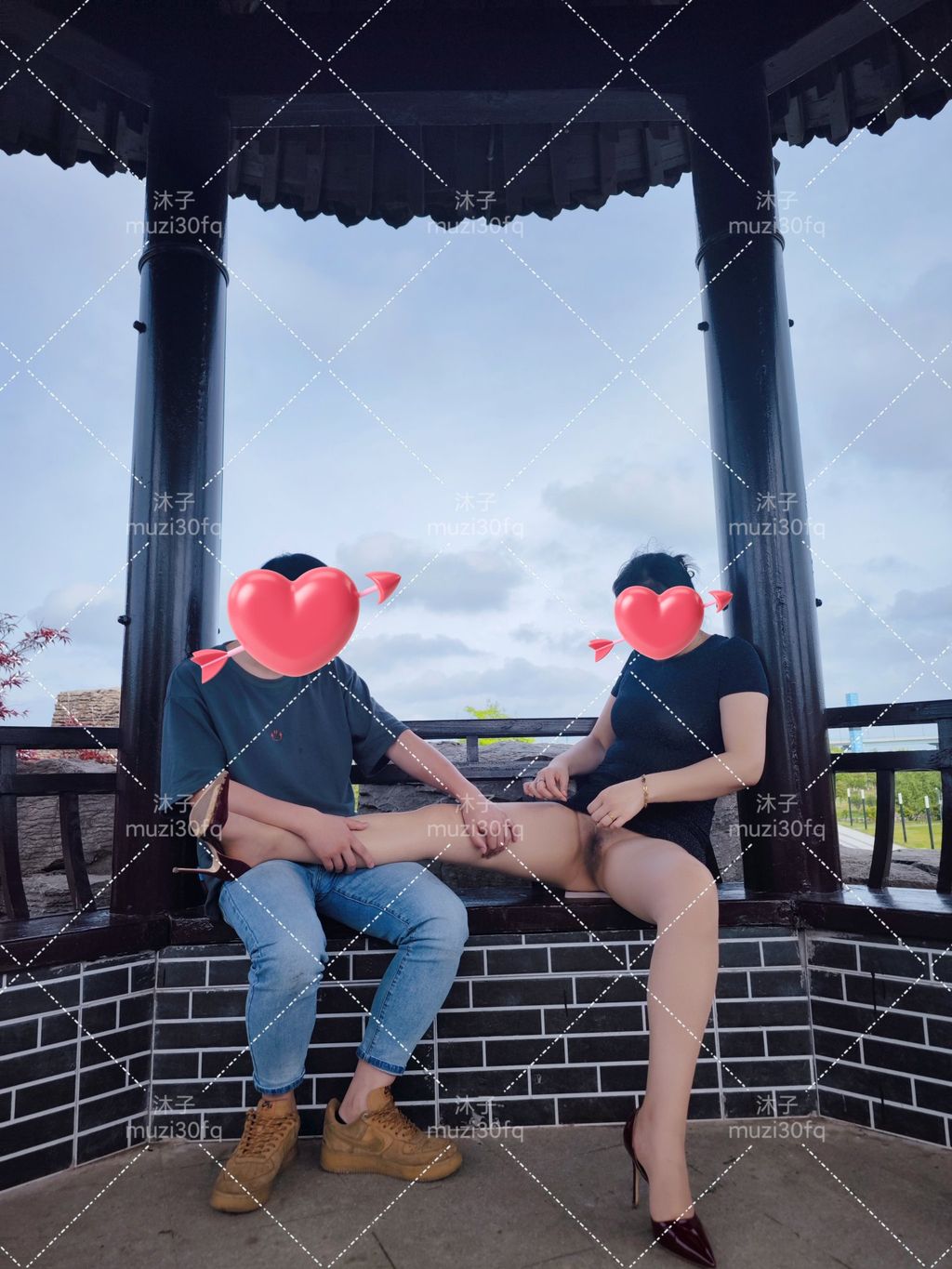[OtherXXX] 沐子： 人前露出极品人妻