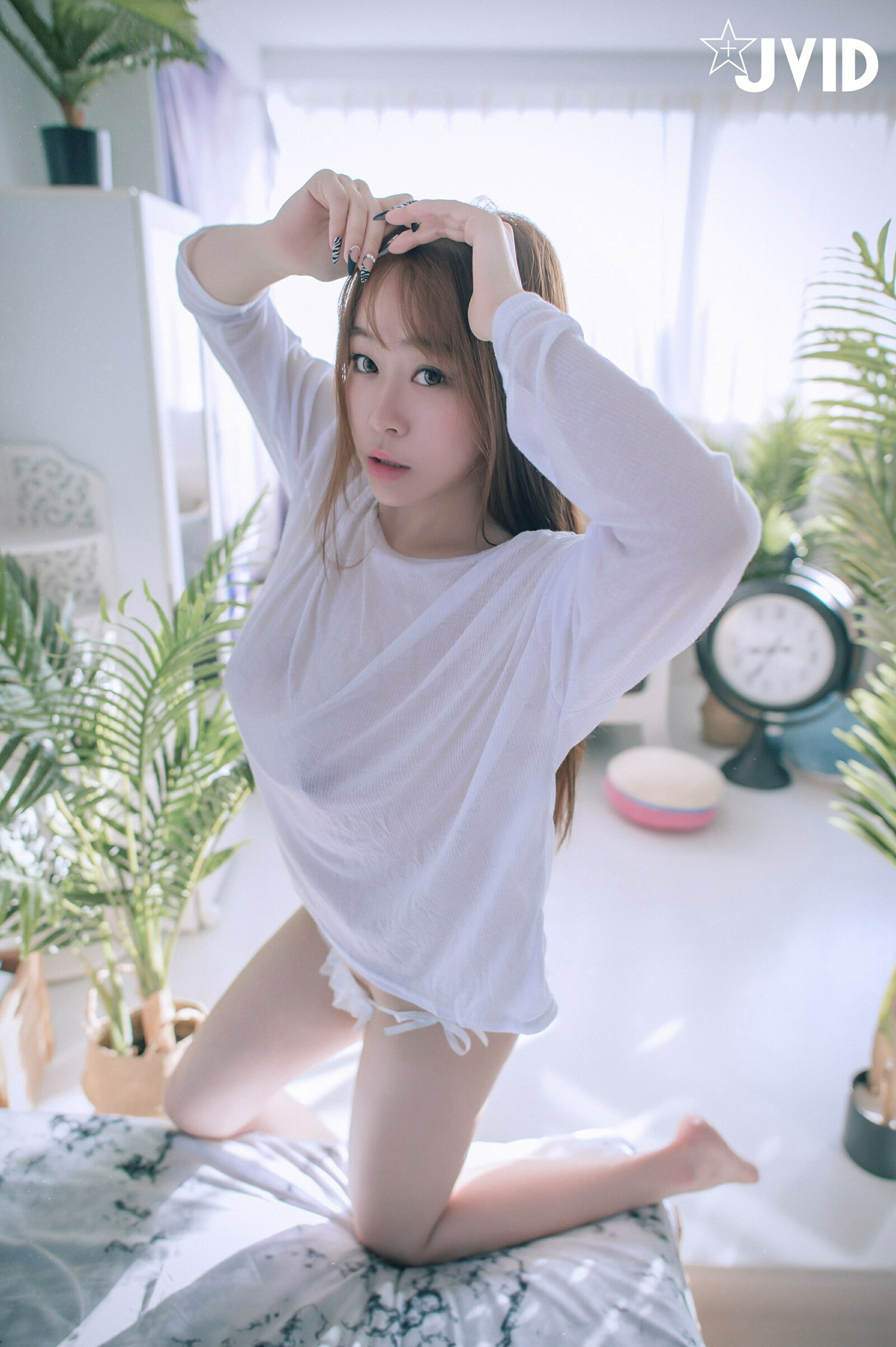 [JVID] Julie藏獒 – H罩杯巨乳藏獒，回國後的性感絕美首發