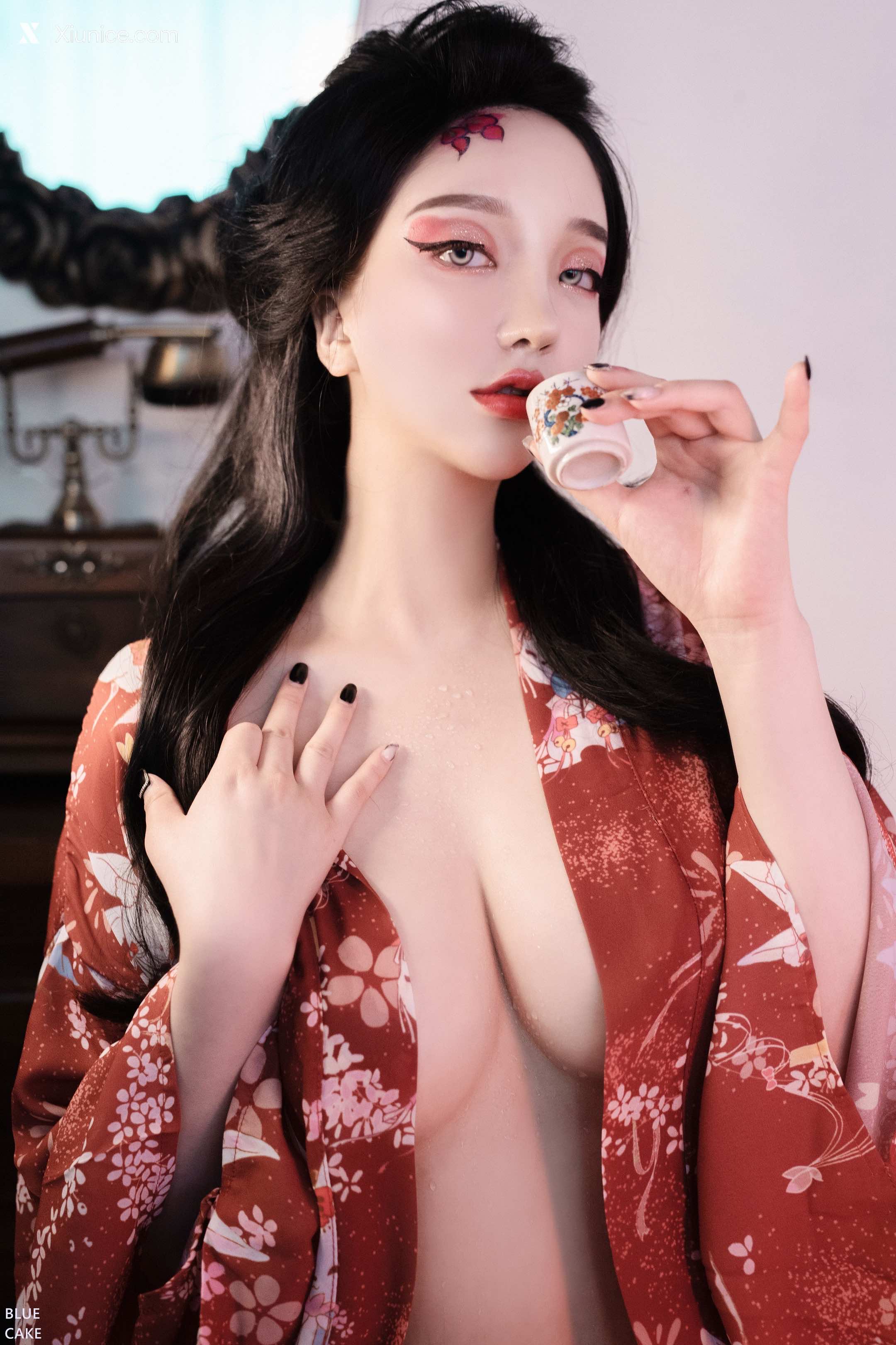 BLUECAKE Son Ye-Eun (손예은) – RED ONI 4K