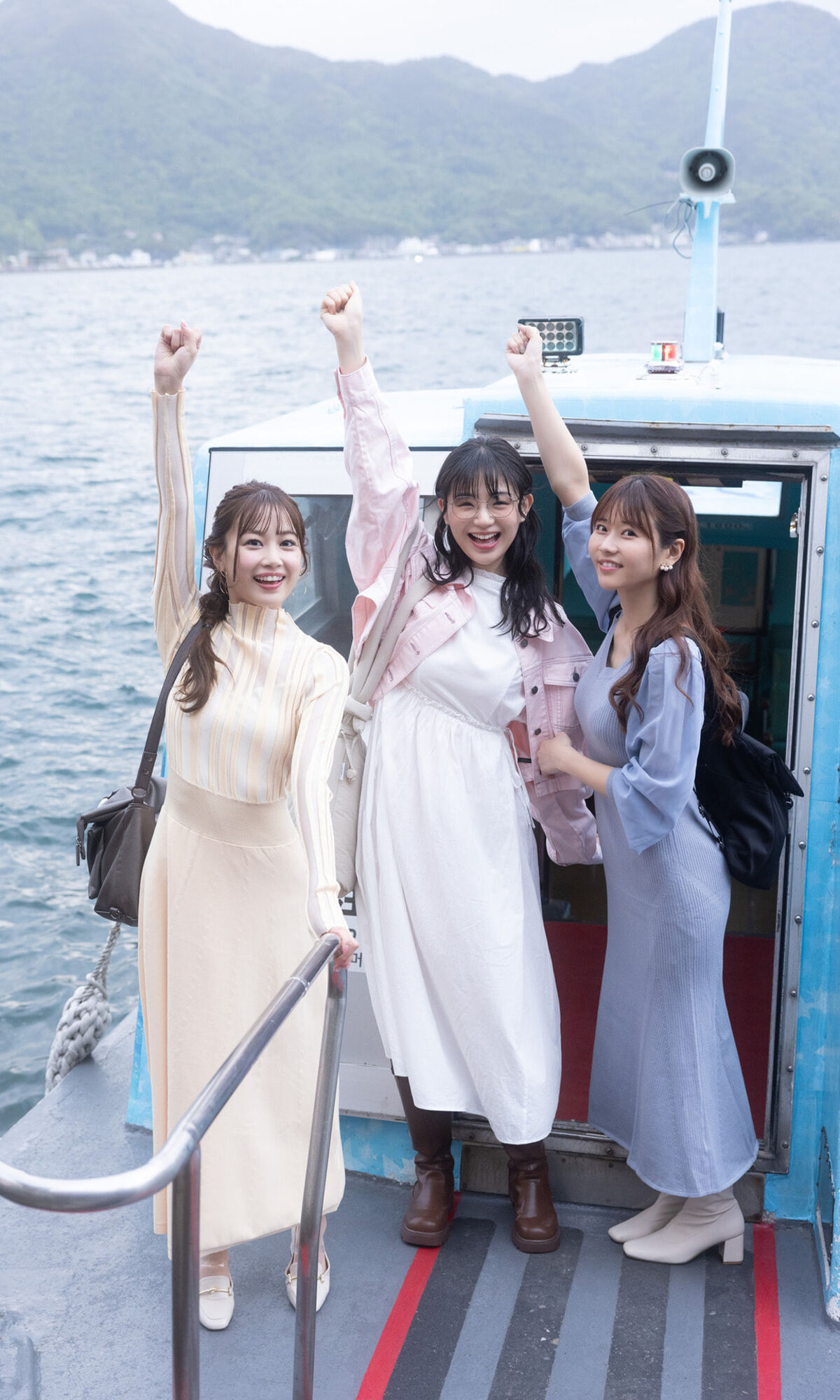 Kasumi Hasegawa 長谷川かすみ and Yui Ito 伊藤優衣 and Yuki Mizuhara 水原ゆき - デジタル限定