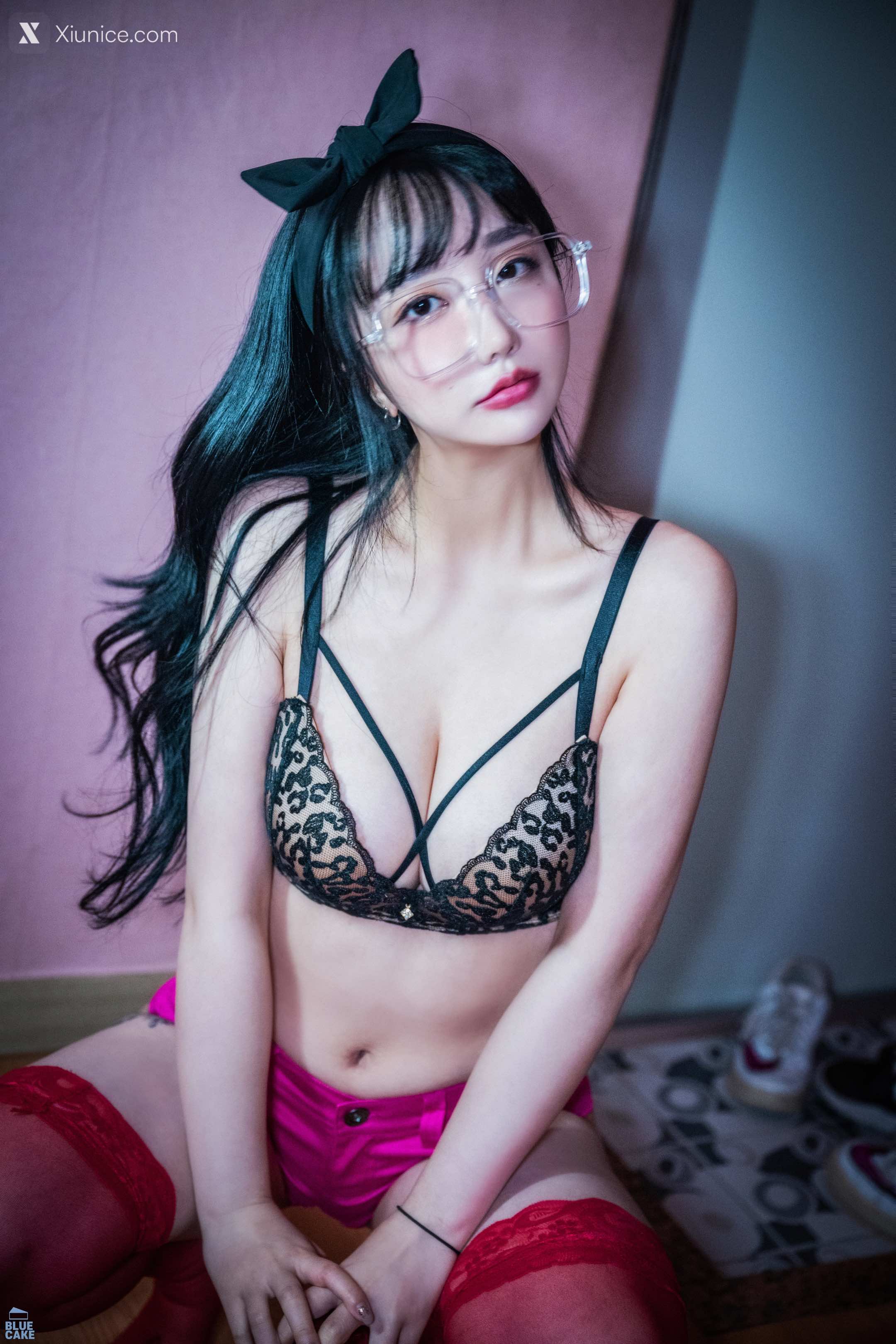 BLUECAKE YeEun – Nude No Panty 4K