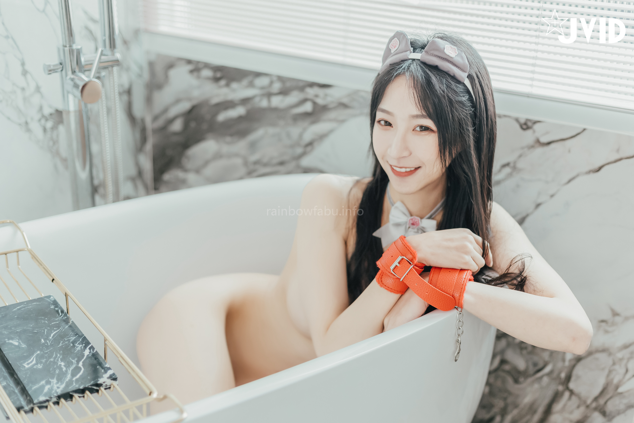 [JVID] Sunny小采緹 – 『開腿綑綁』過節寂寞難耐自己玩起來的Sunny小僕娘