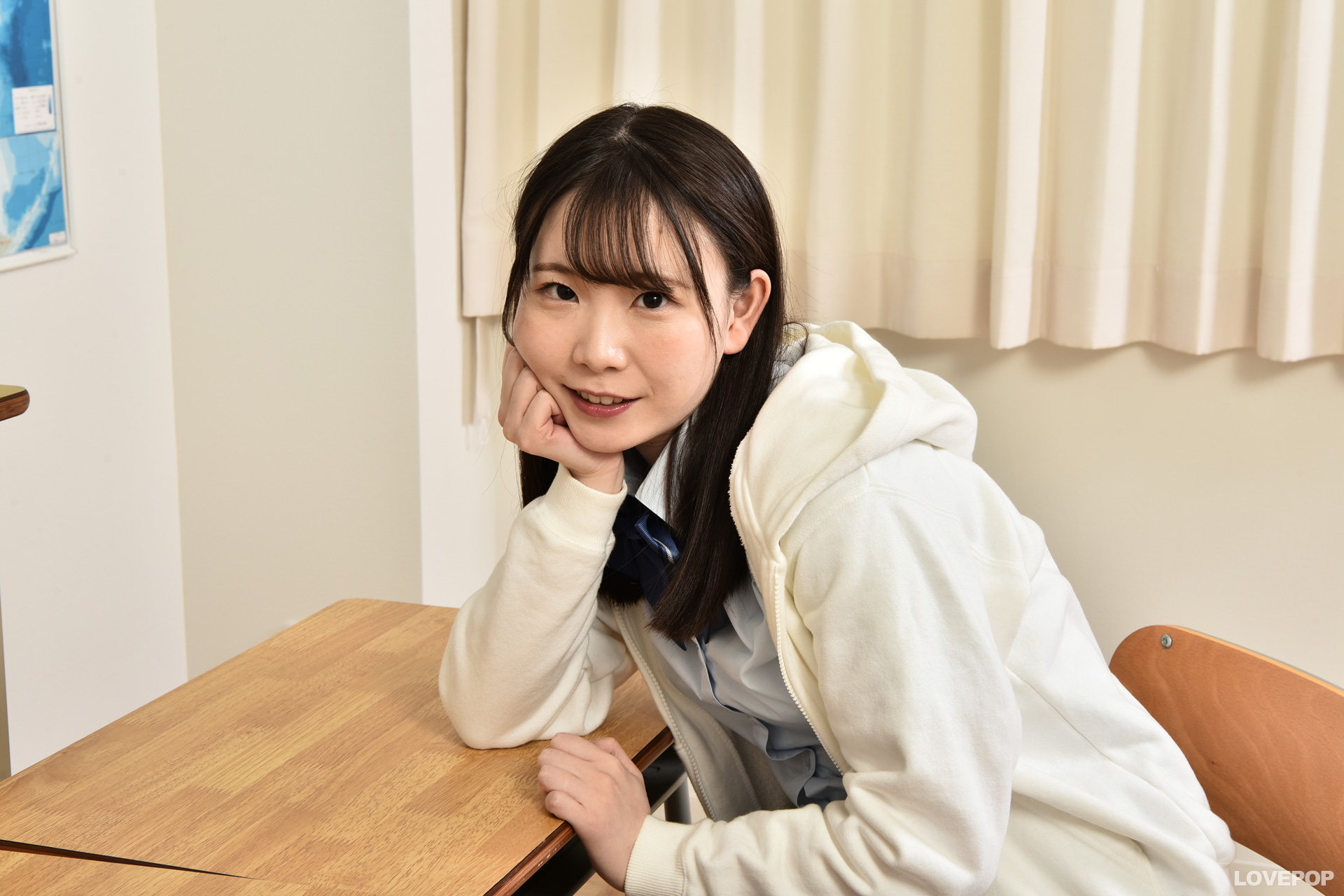 [Lovepop] Kozue Fujita 藤田こずえ - No.L-0690 Photoset #008 School Uniform (Hoodie)