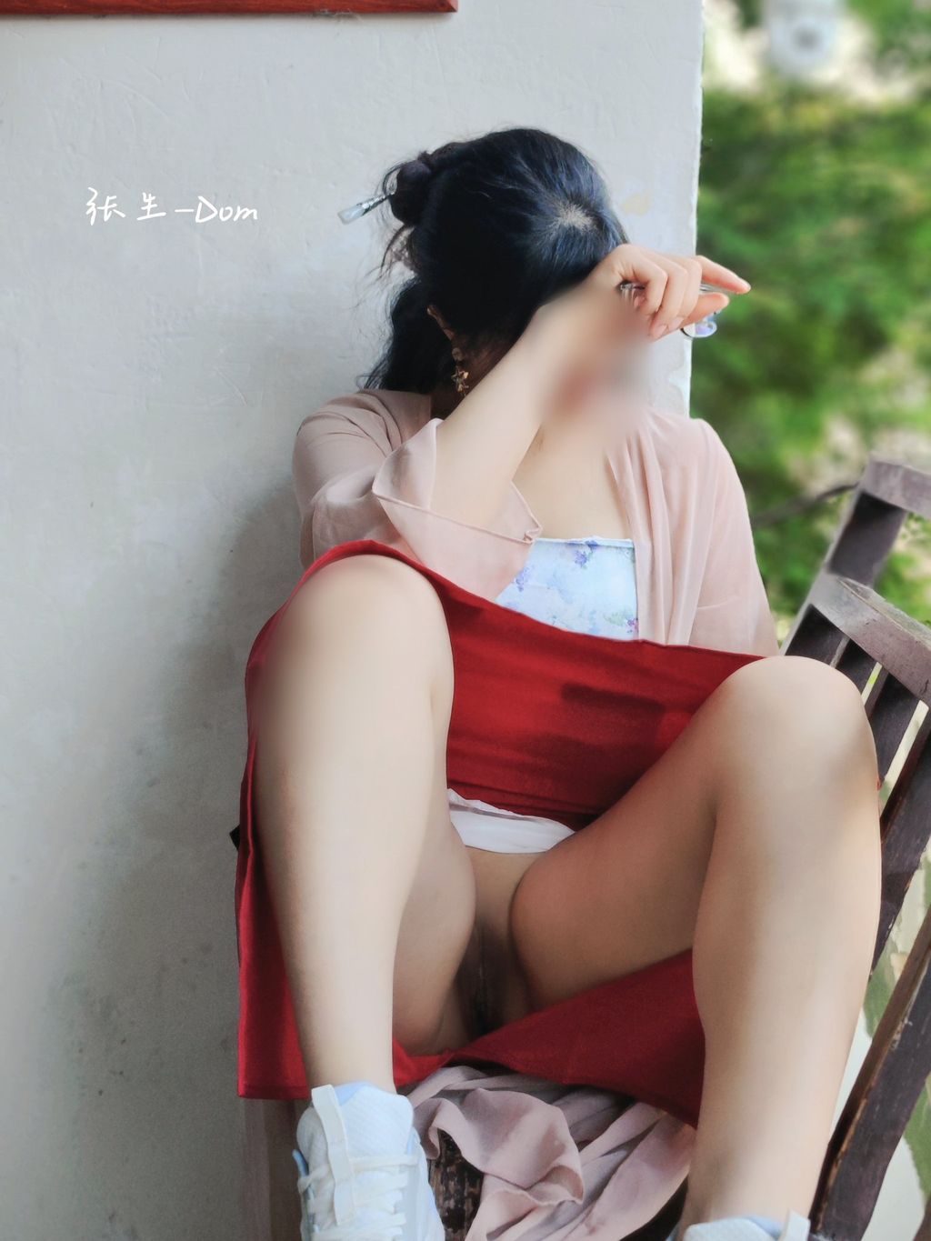 [OtherXXX] 张生： 淫妻大神分享娇妻 塞着跳蛋逛公园