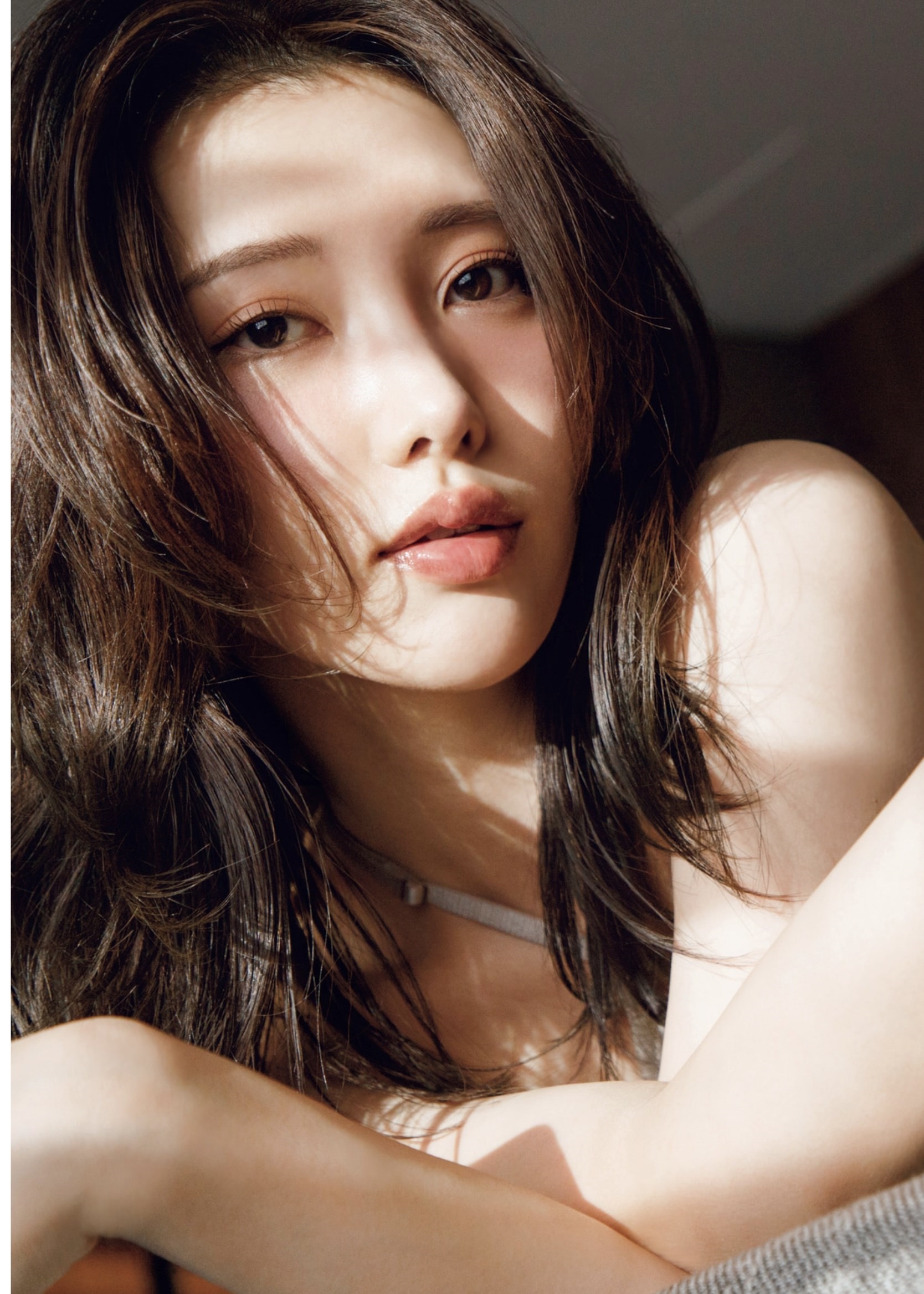 [Photobook] 志崎樺音1st写真集 unplugged