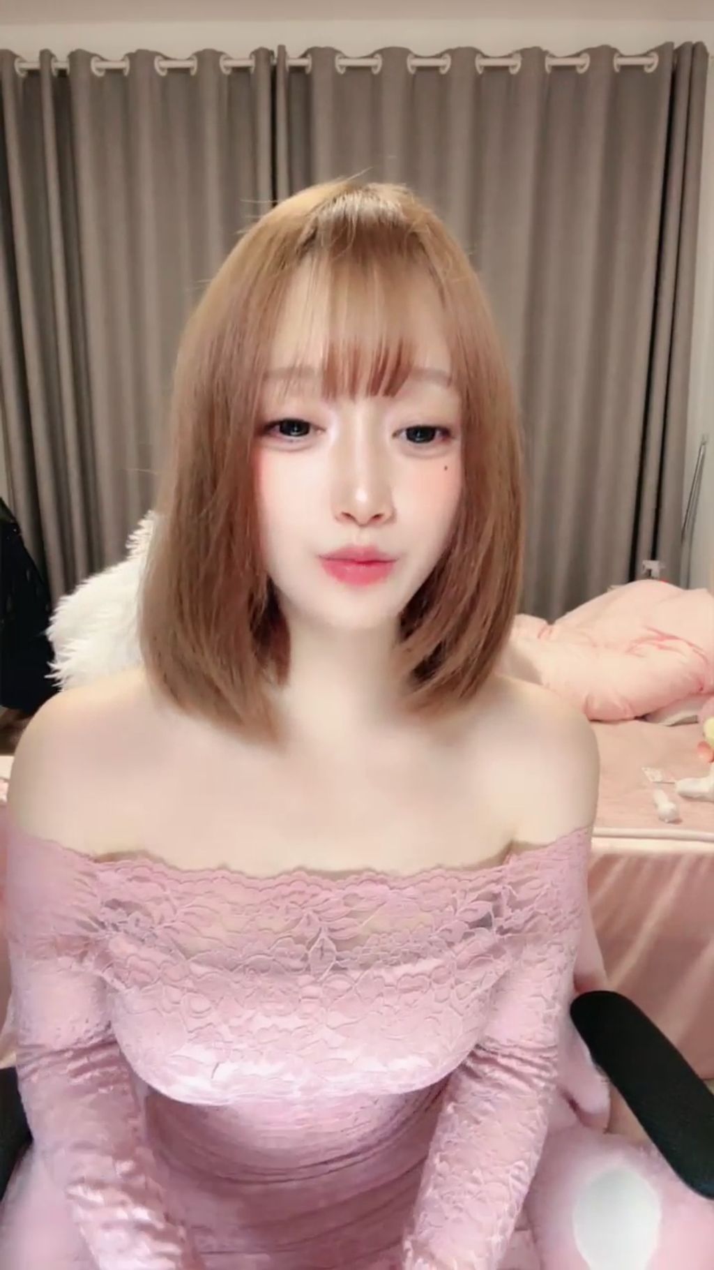 甜心兔： 绝美女大生 劲爆抖音热舞裸舞