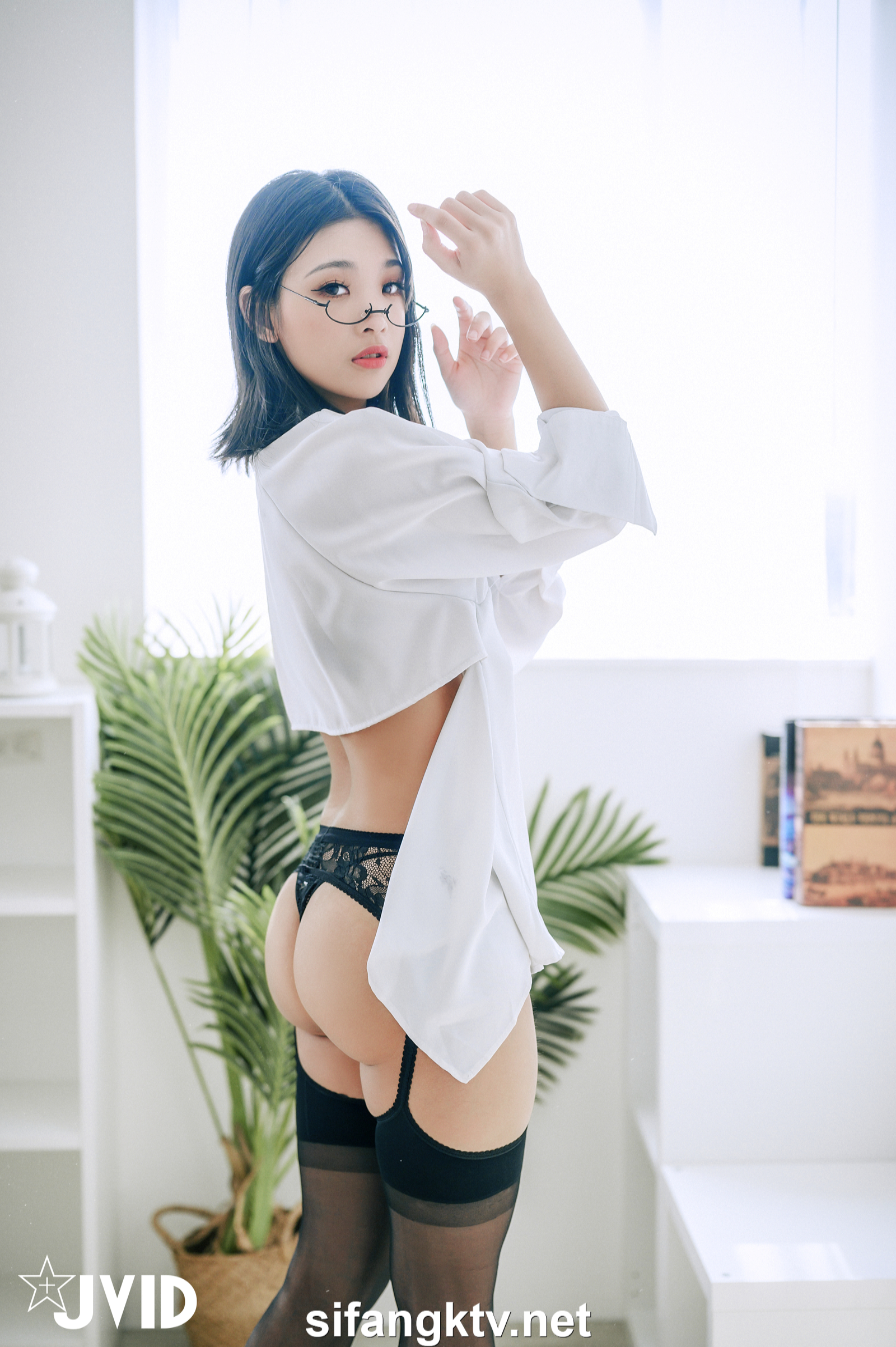 [JVID] 露露咪 – 性愛成癮の性感女教師