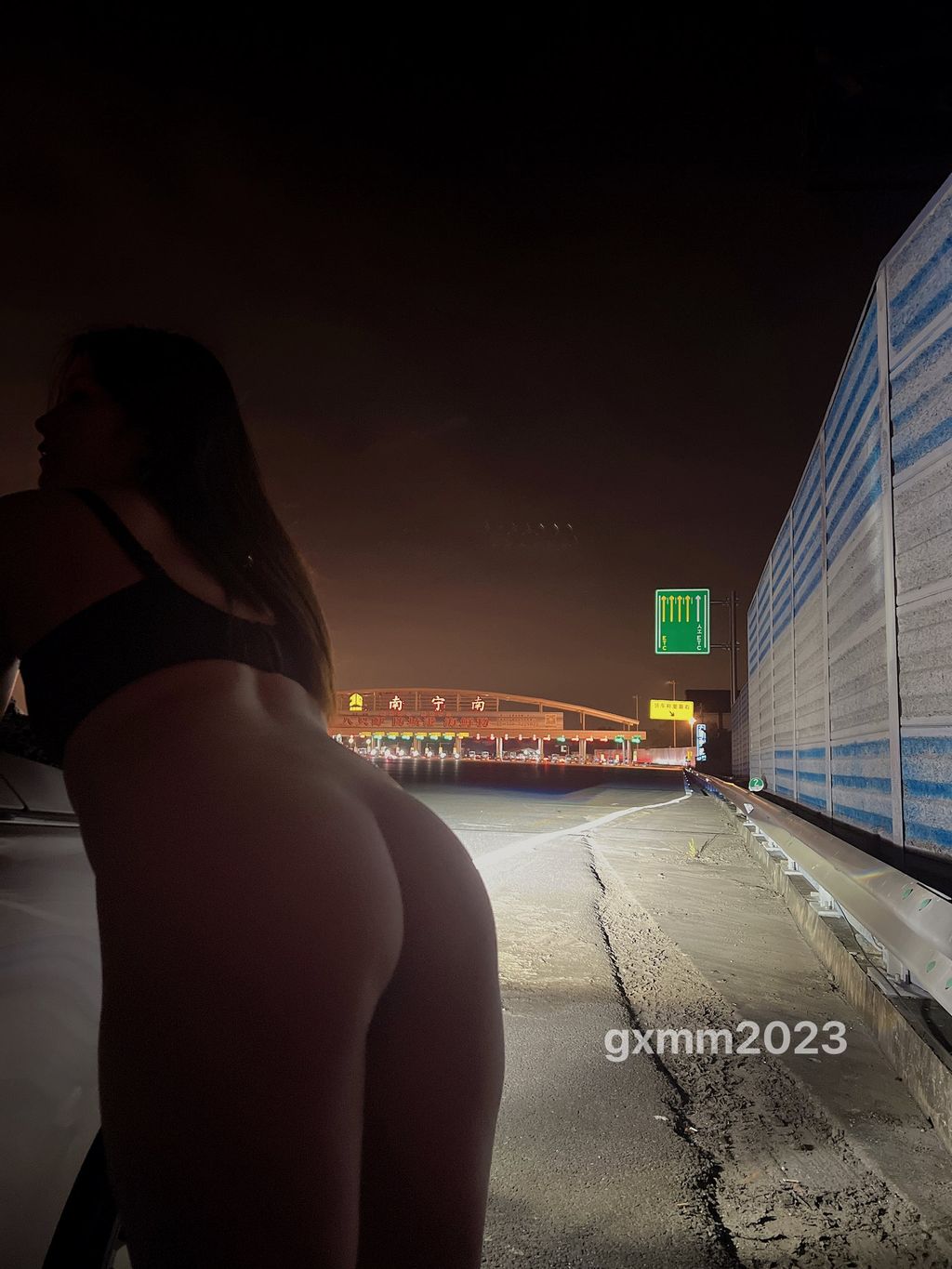 狗婷gxmm： 极品蛮腰肥臀反差母私拍完整版视图