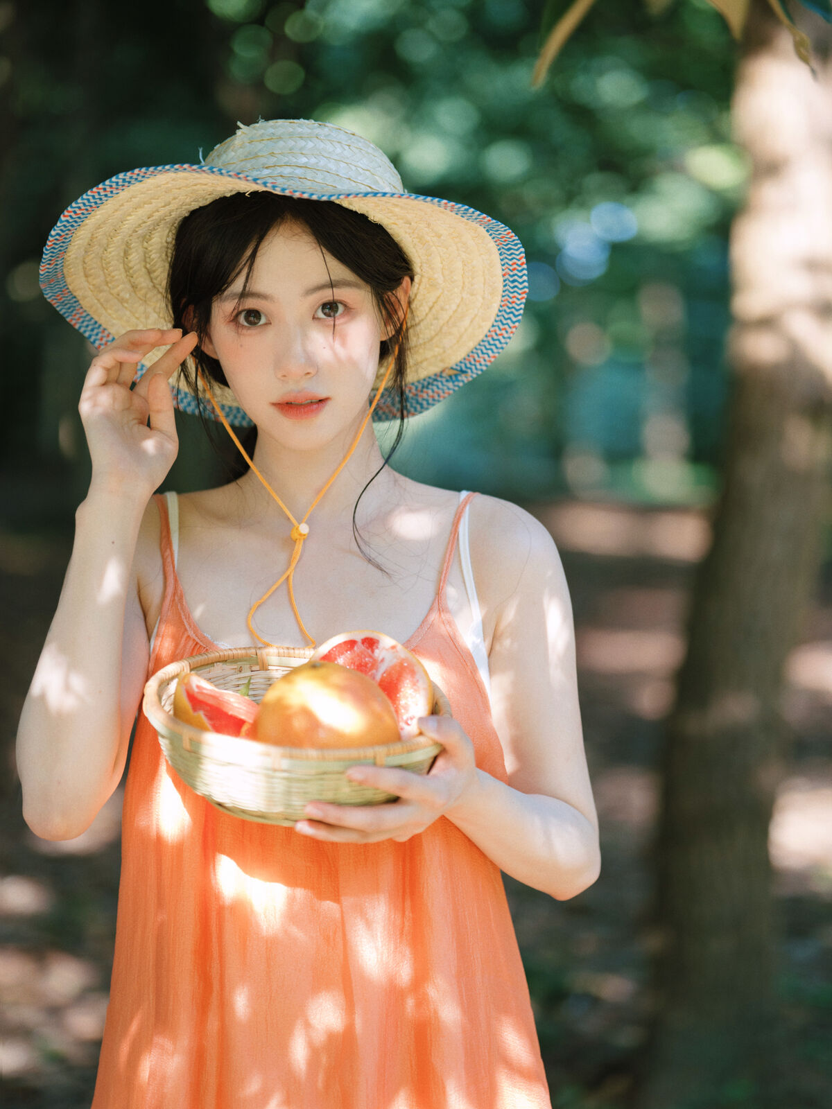 YiTuYu艺图语 Vol.10245 Kang Yu Qian Niki