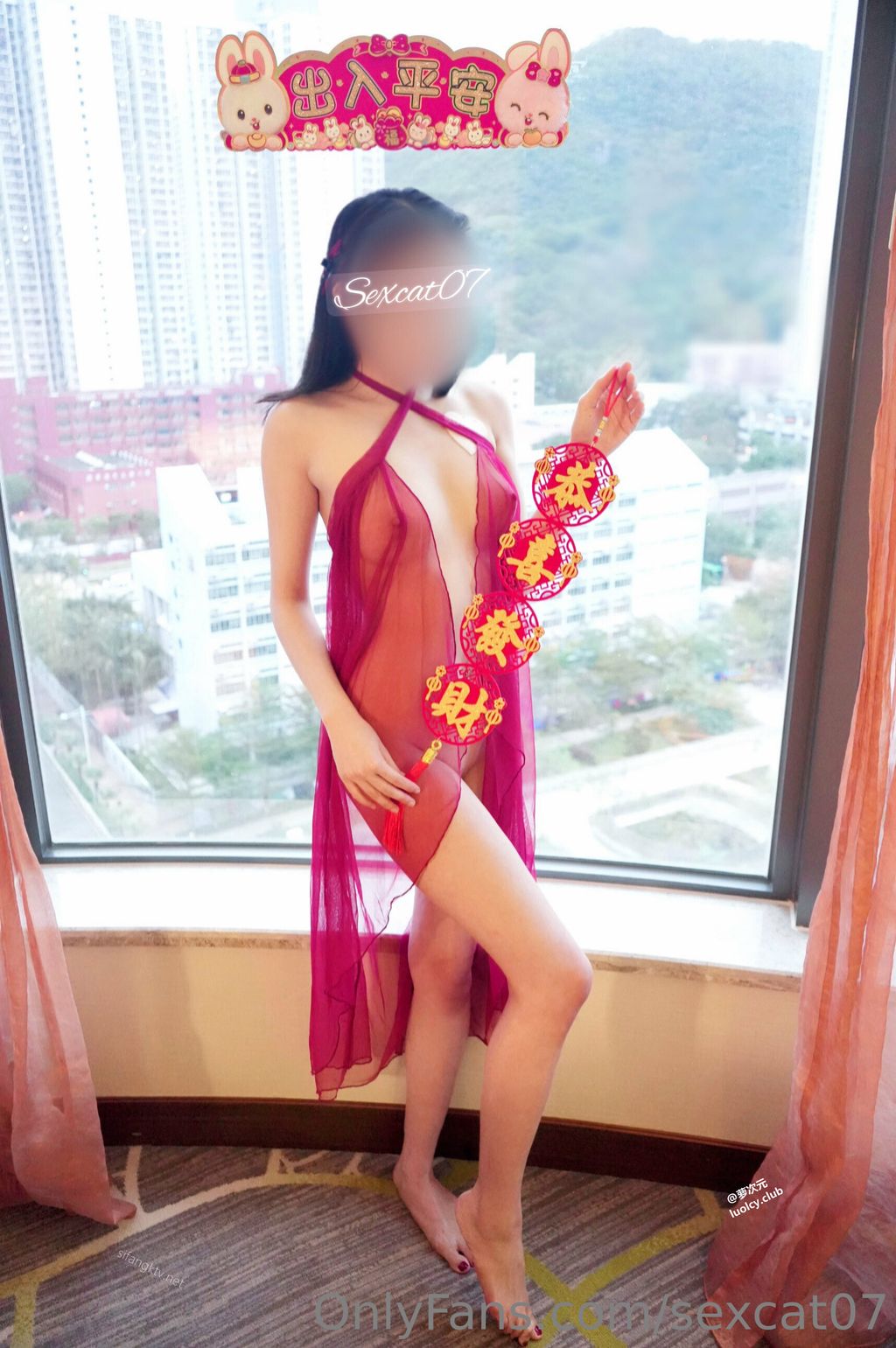 [OtherXXX] Sexcat(性感的猫)： OF究极绿帽骚妻 健身室大乱交混战