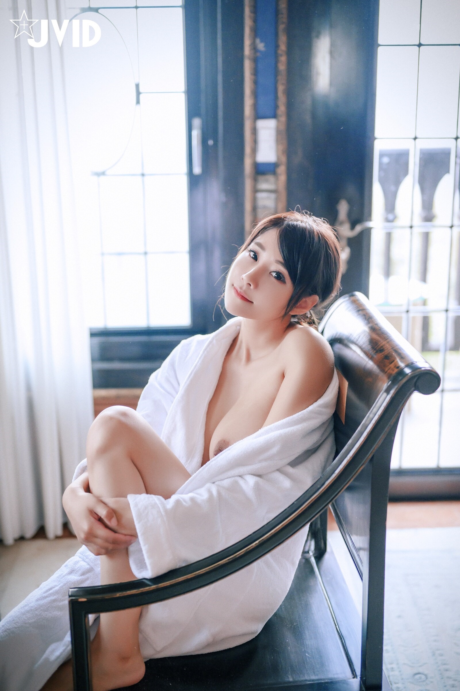 [JVID] Lele 樂樂 – 【全輯上空無碼】巨乳女神 樂樂－鹿角女孩的報恩！