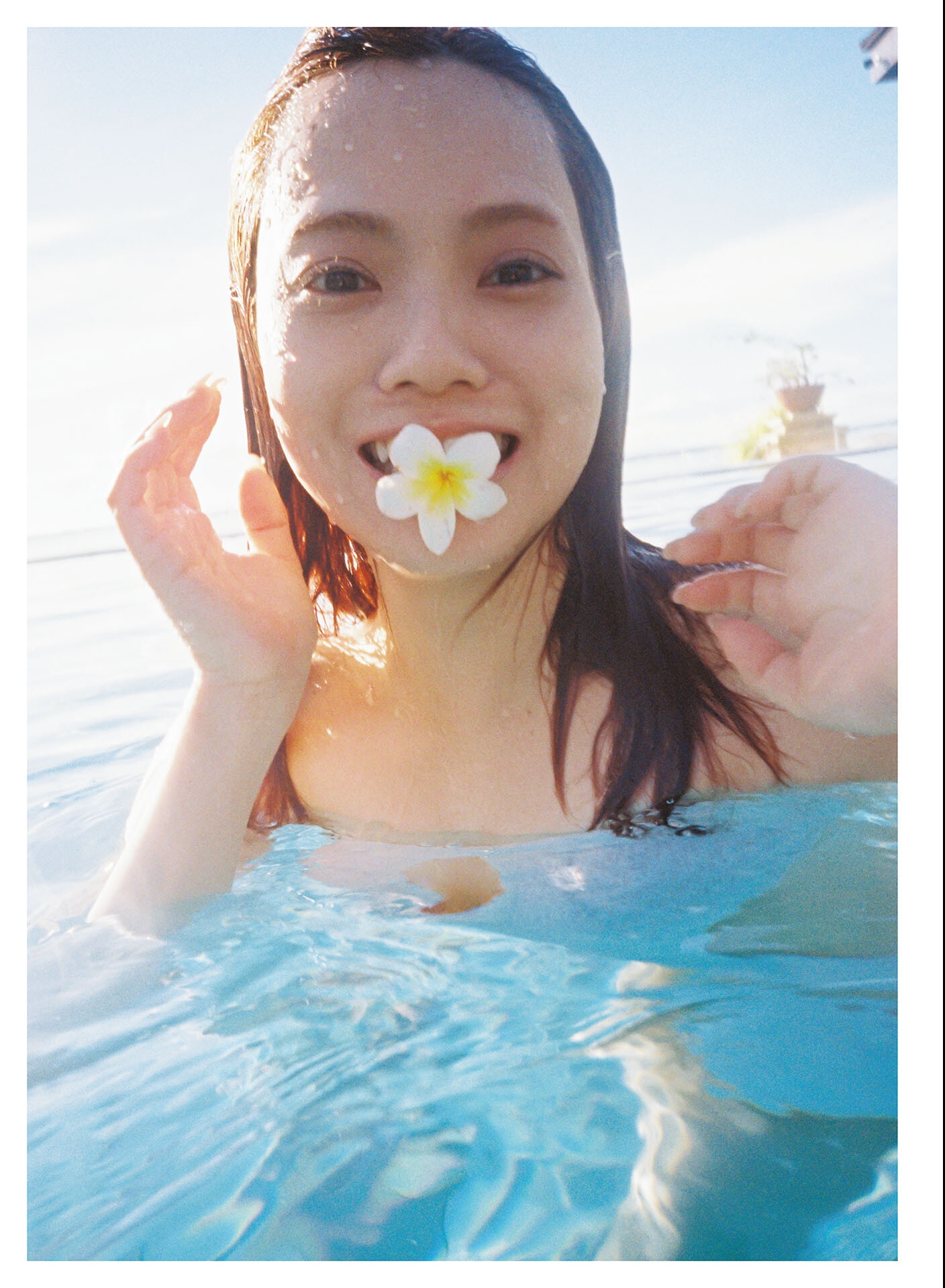 [Photobook] 宮田愛萌 Lilas【DMM限定アザーカット付き版】