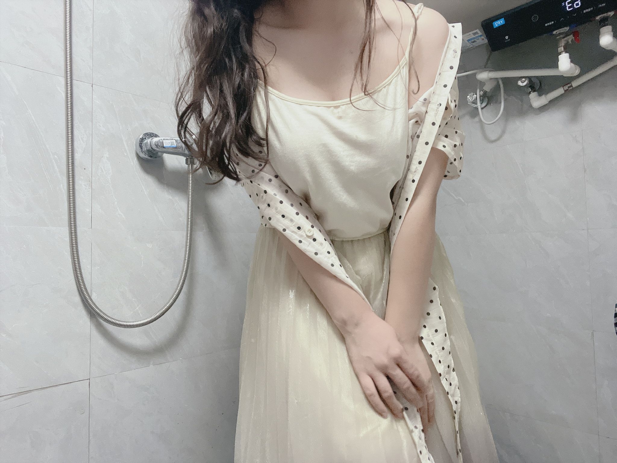 小坦克型女大学： 户外露出 漂亮学生妹私下极度反差 性瘾小母狗